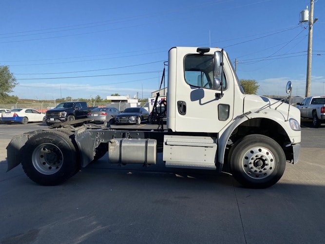 2021 Freightliner M2 106 Medium Duty photo 4