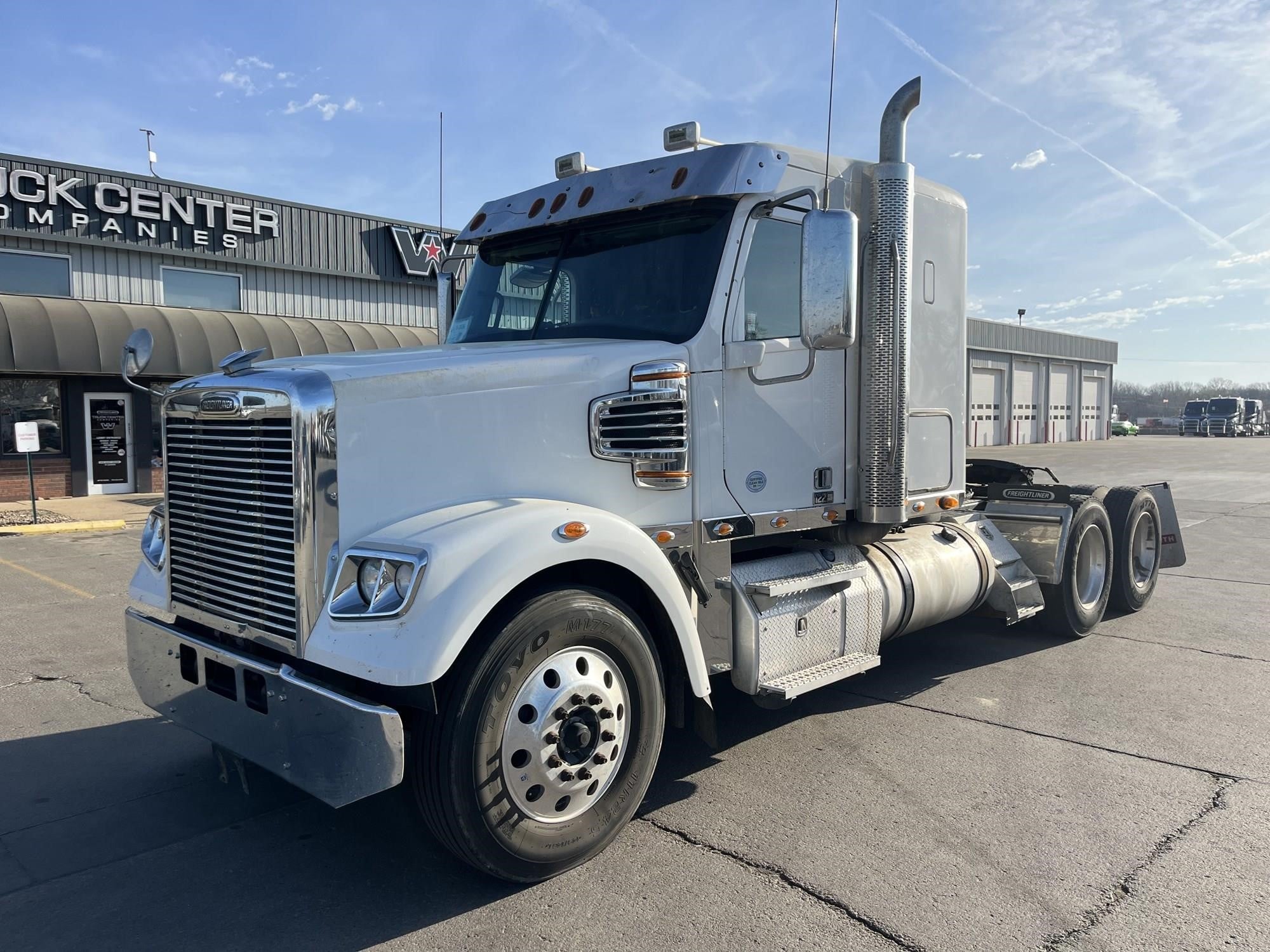 2022 Freightliner 122SD