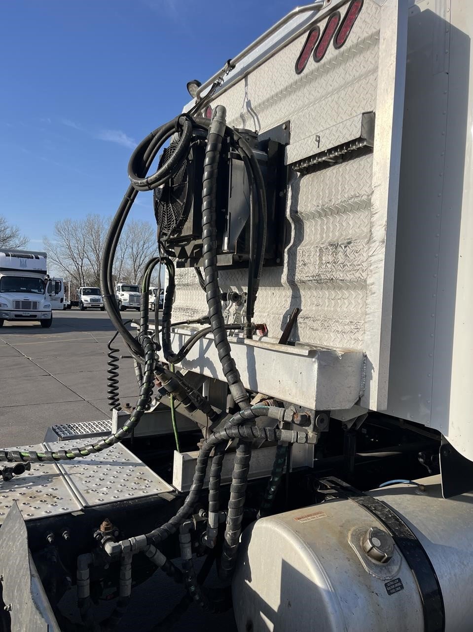 2022 Freightliner 122SD — photo 3