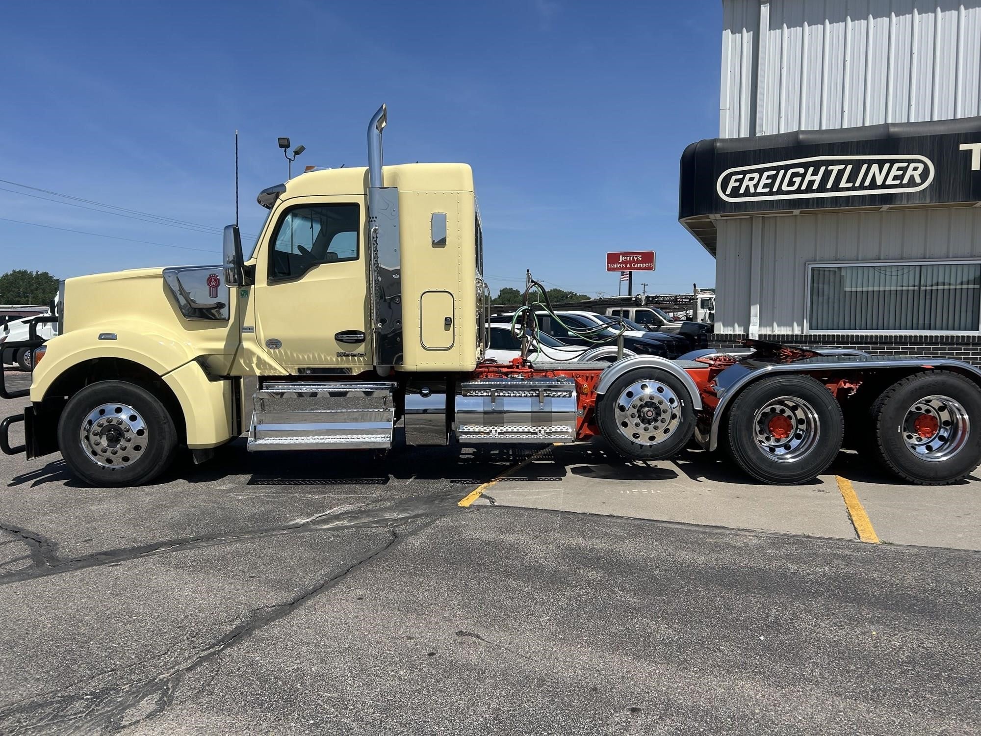 2024 Kenworth W990 — photo 2