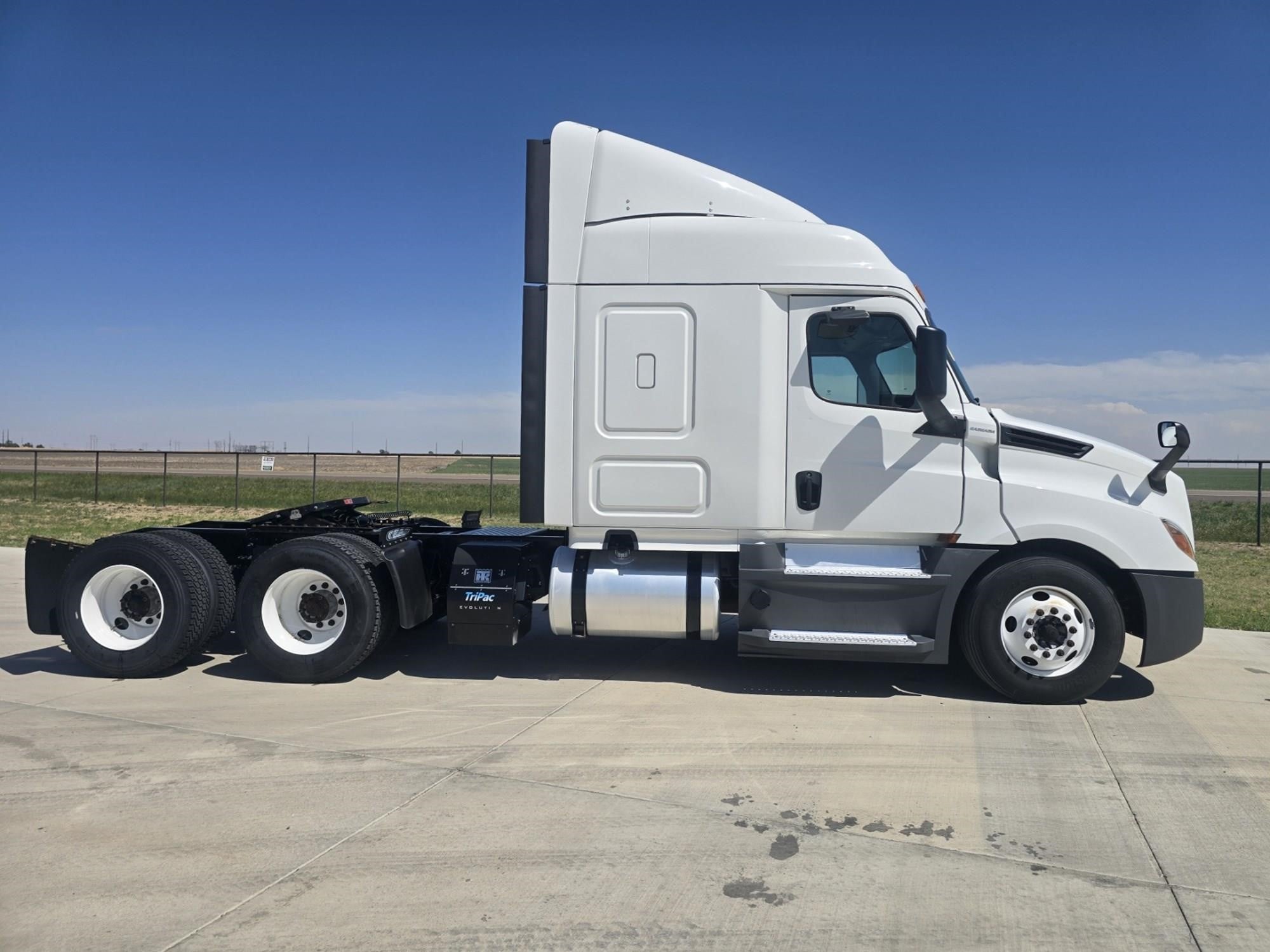 2019 Freightliner Cascadia — photo 6