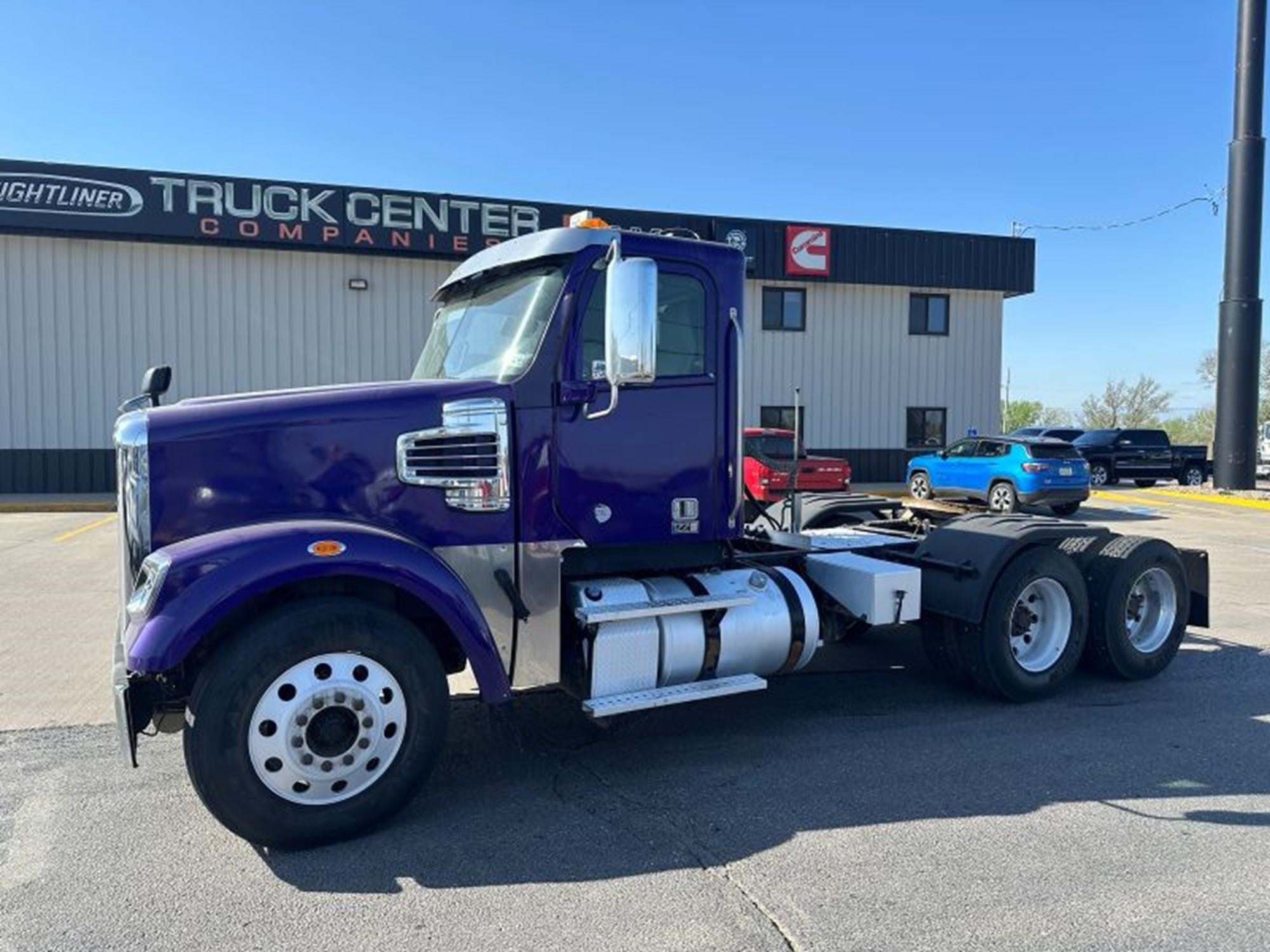 2018 Freightliner 122SD