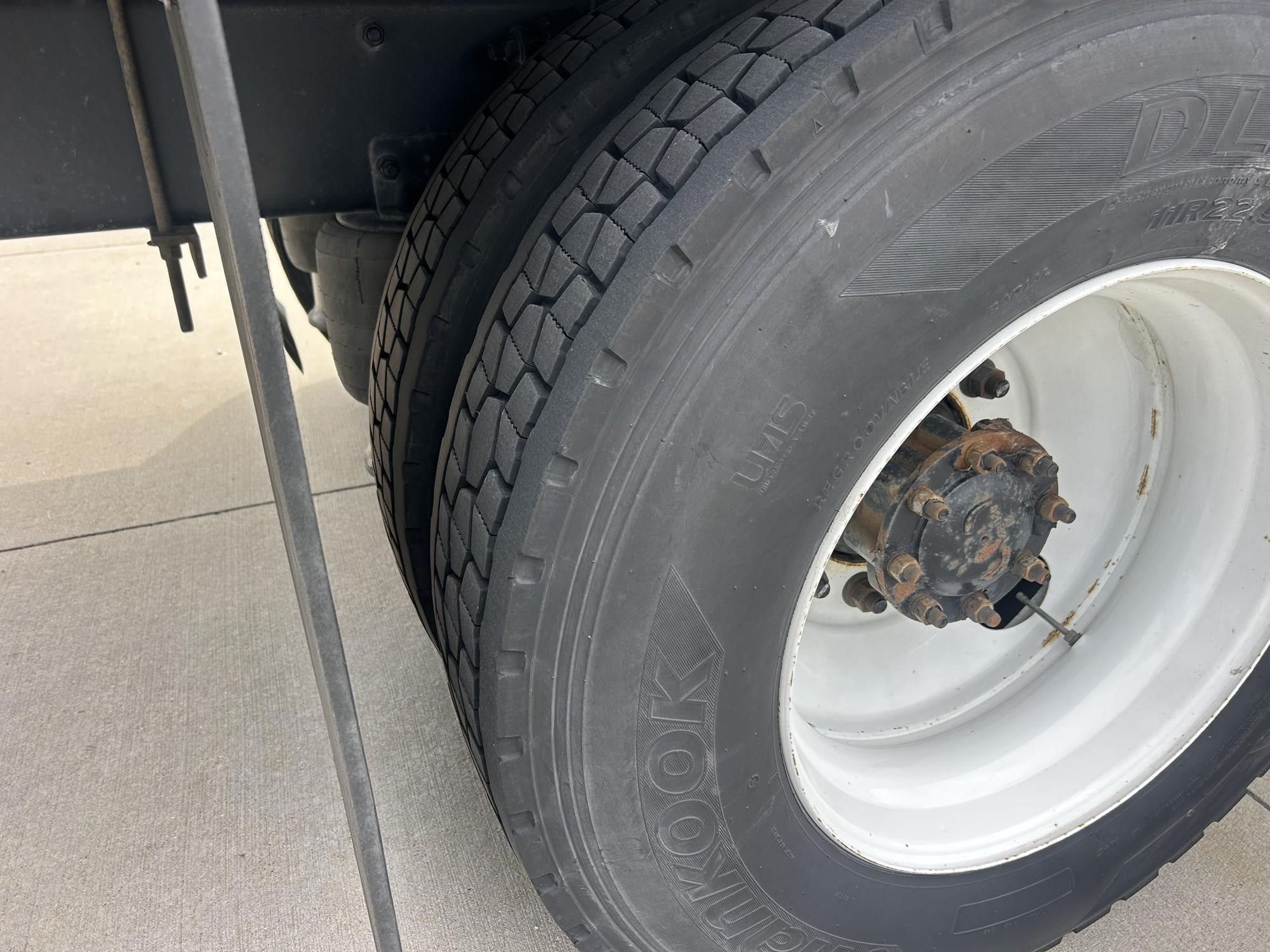 2023 Freightliner eM2 — photo 5
