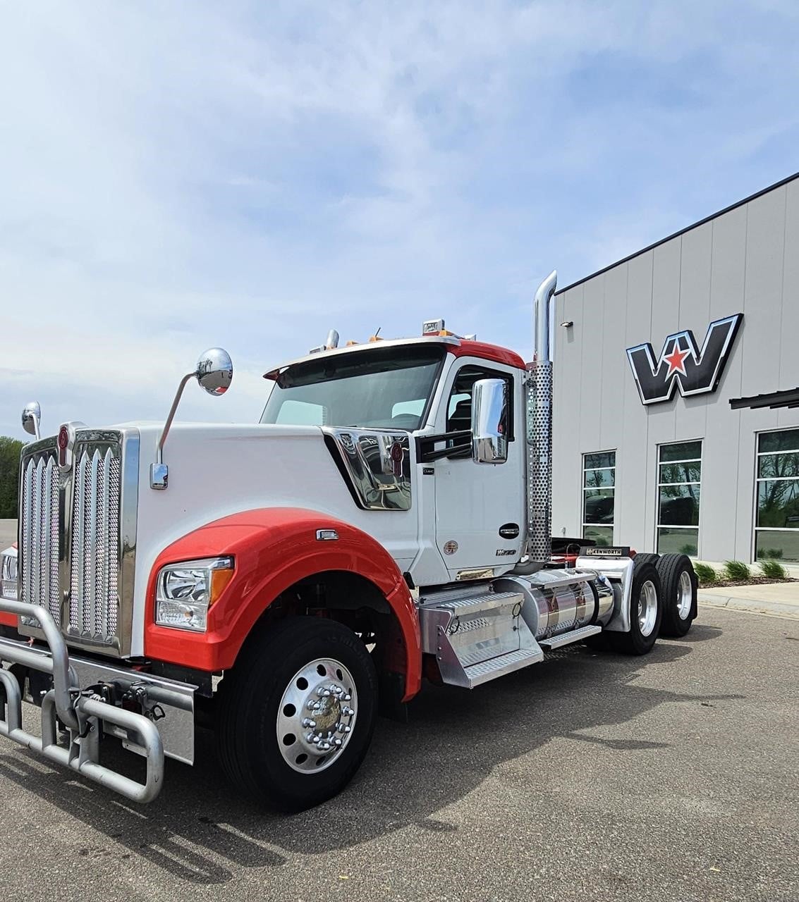 2024 Kenworth W990 — photo 2