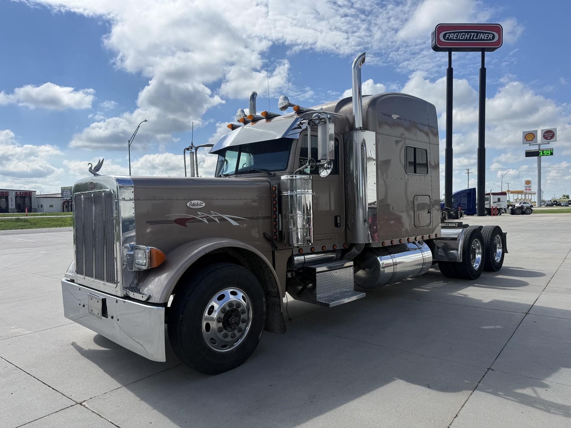 2007 Peterbilt 379 — photo 2