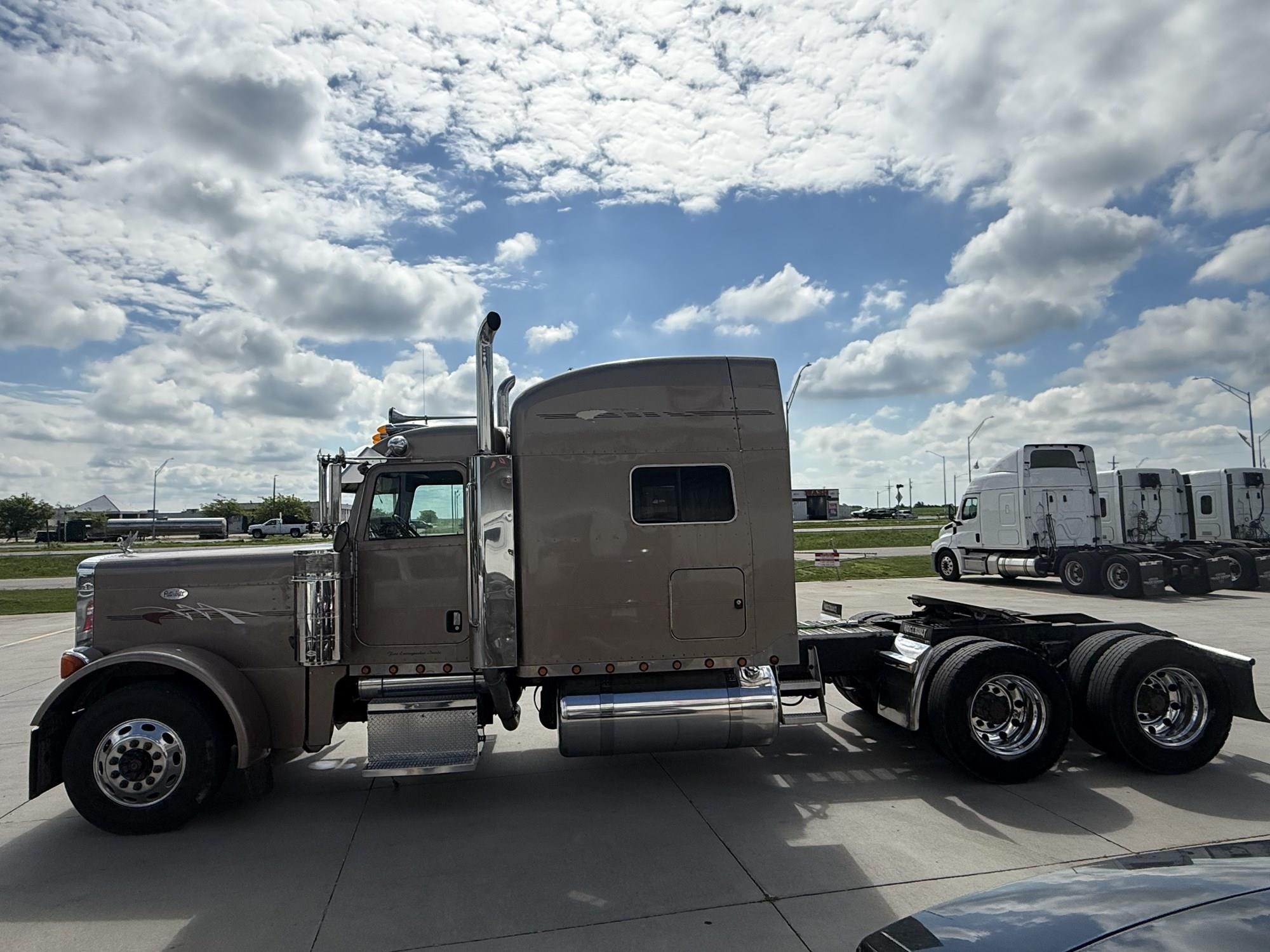 2007 Peterbilt 379 — photo 5