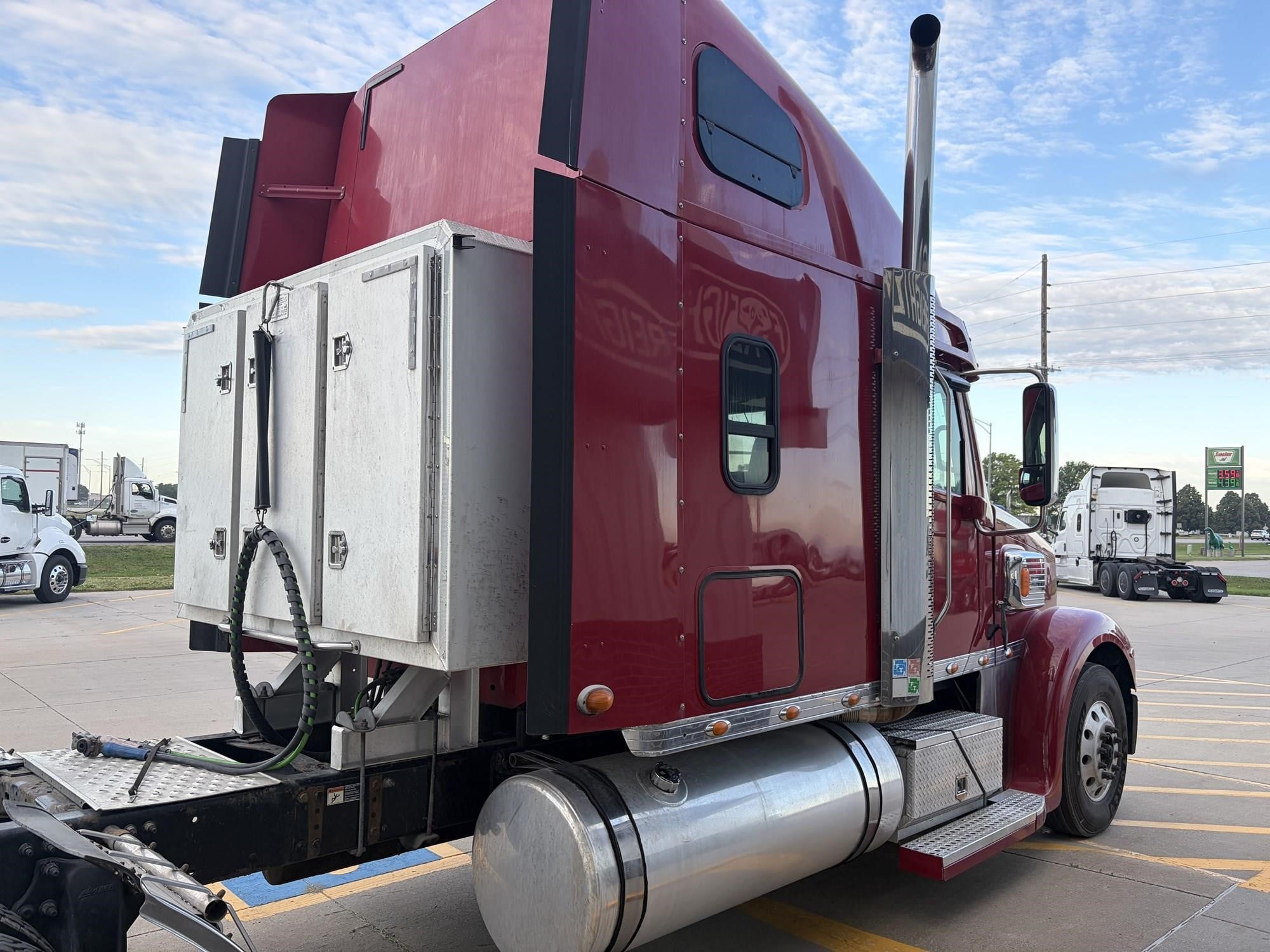 2016 Freightliner Coronado — photo 4