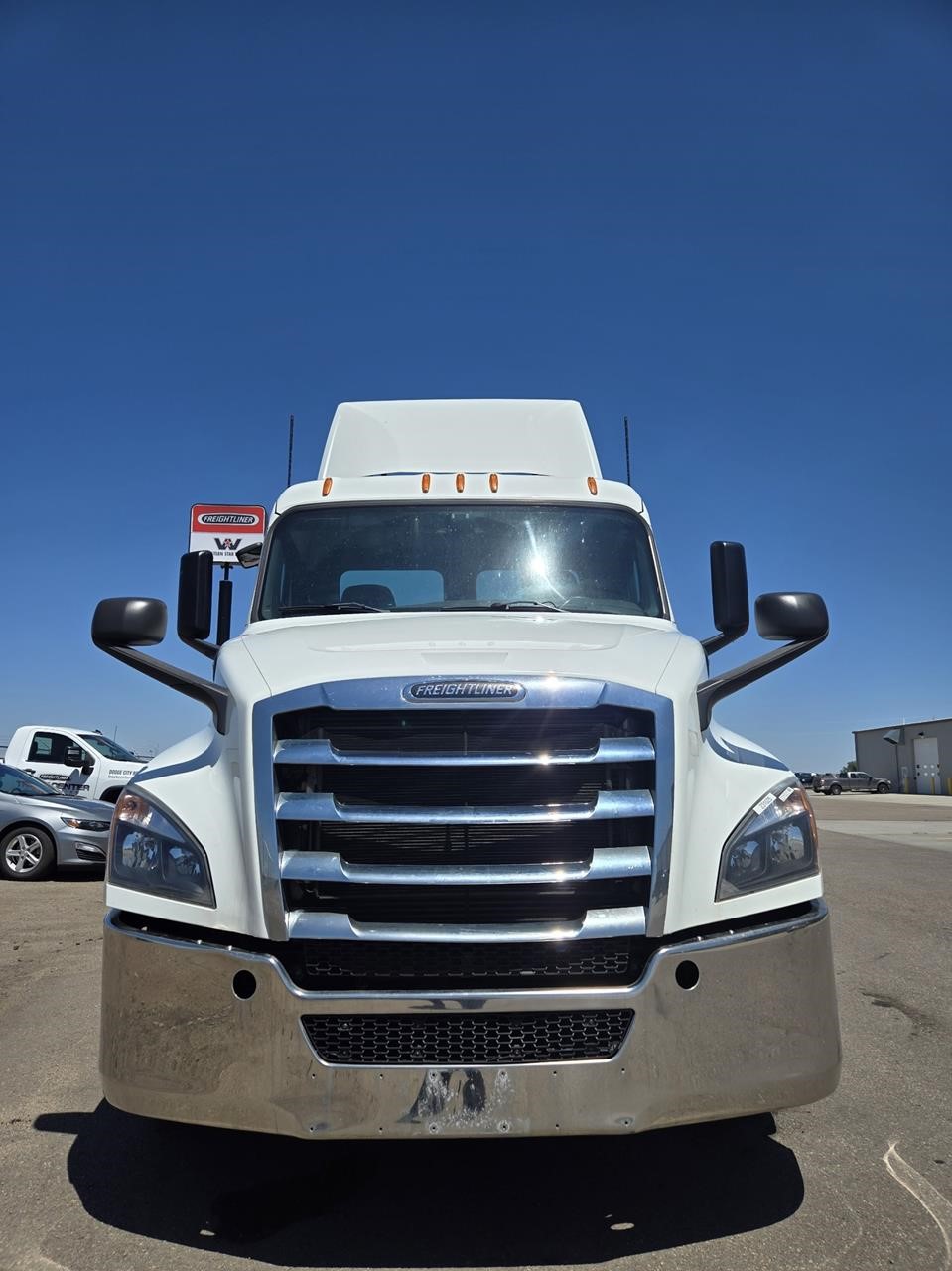 2020 Freightliner Cascadia — photo 3