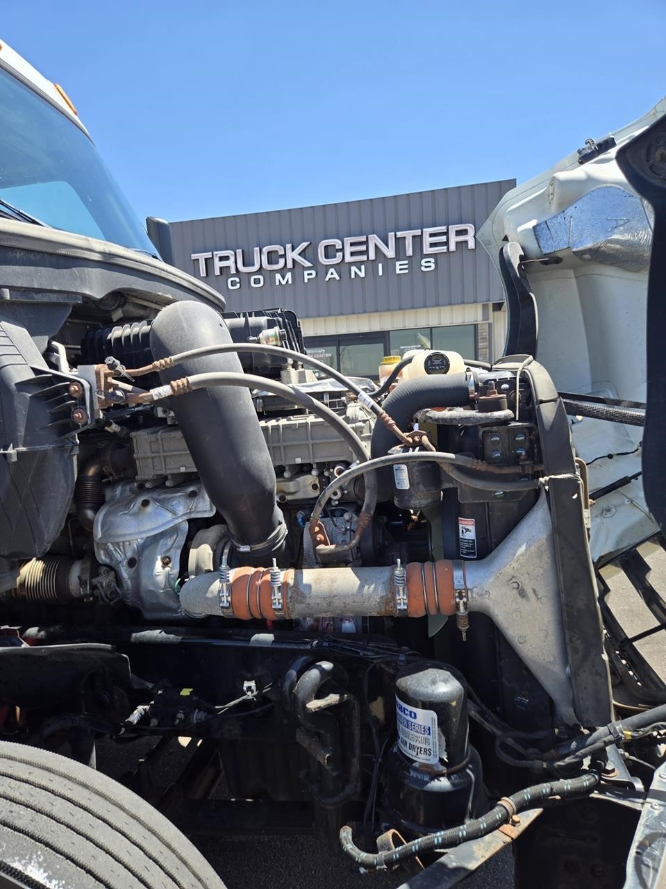 2020 Freightliner Cascadia — photo 8