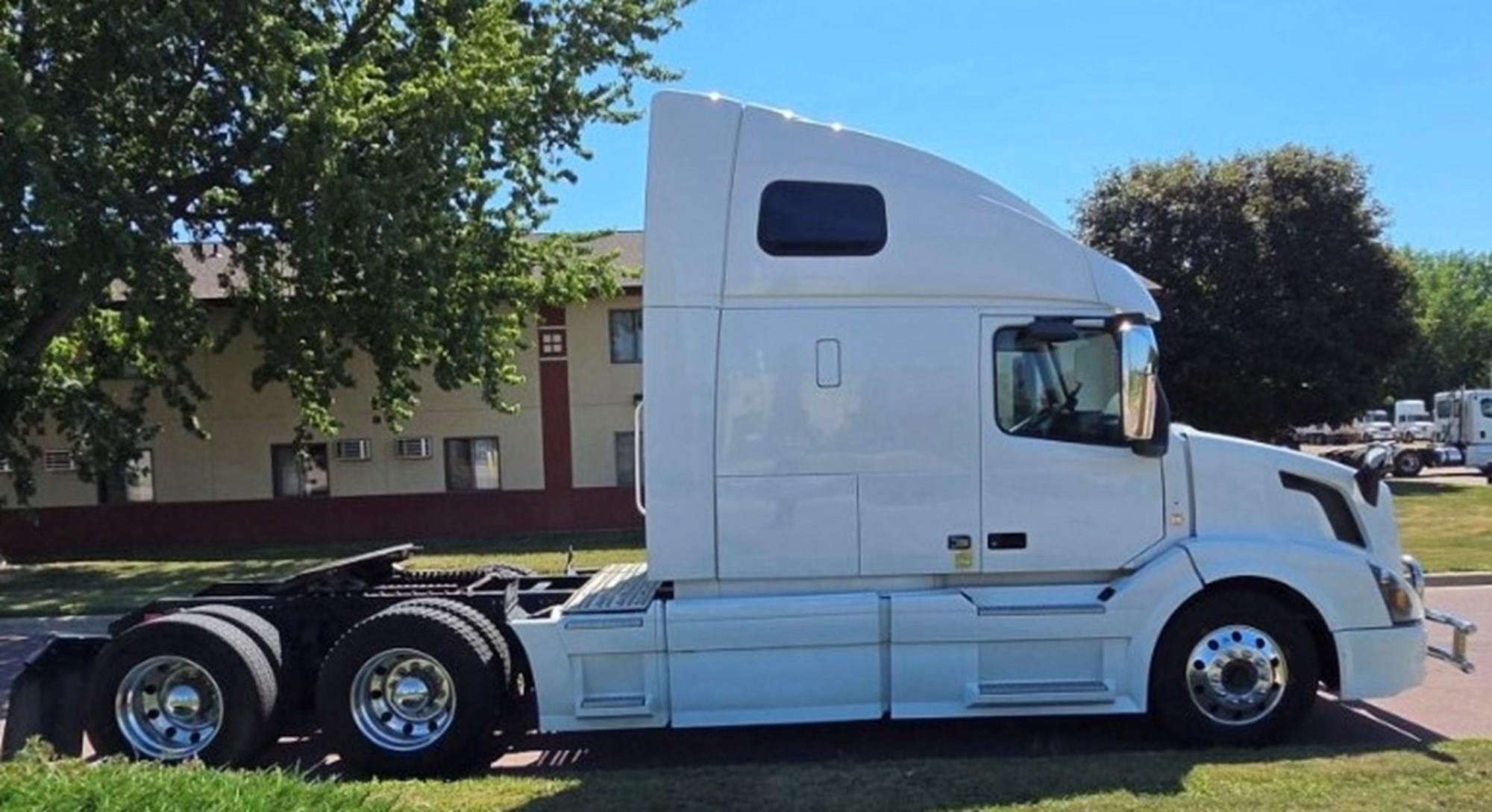 2018 Volvo VNL 860 — photo 7