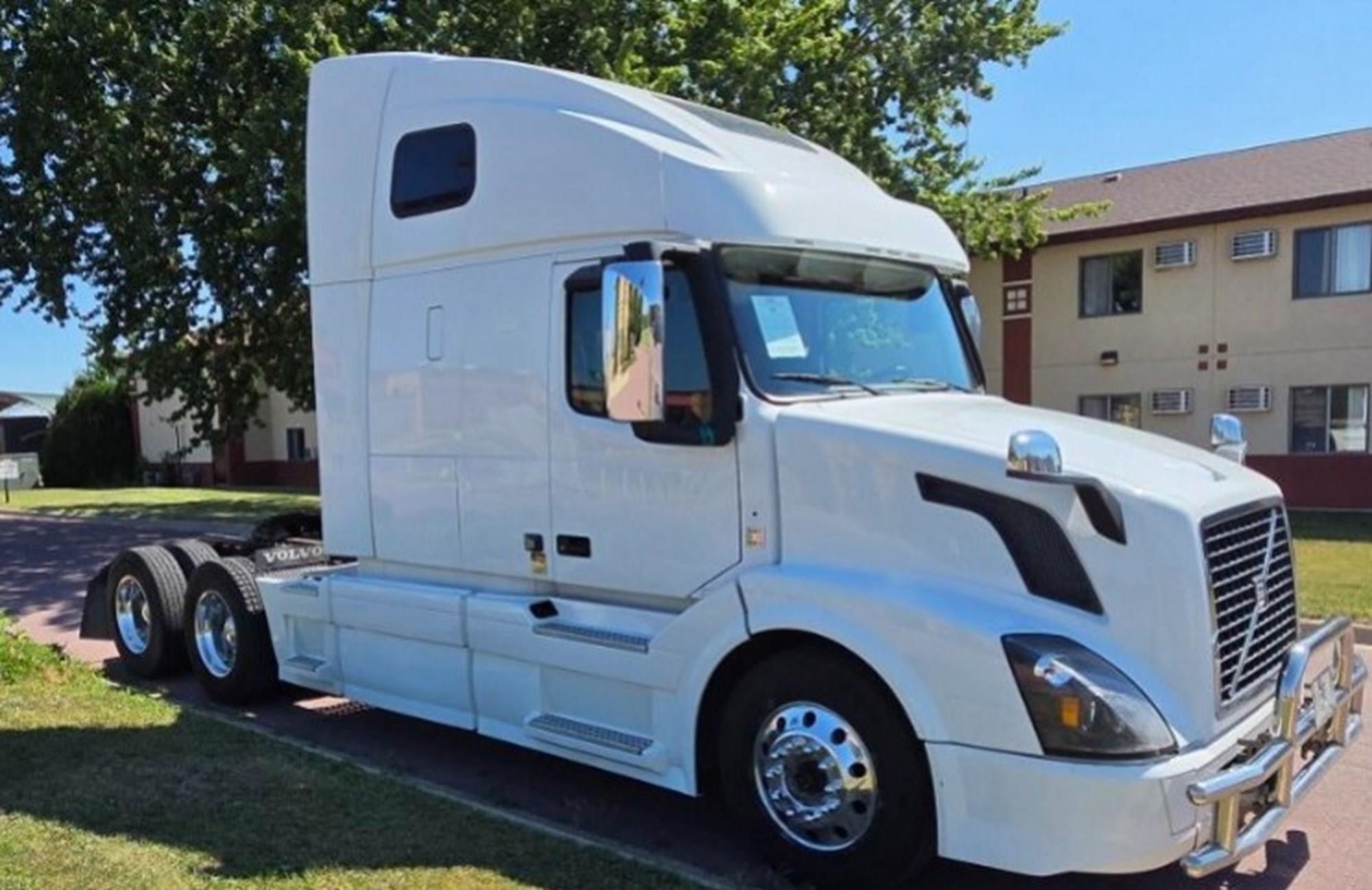 2018 Volvo VNL 860 — photo 8