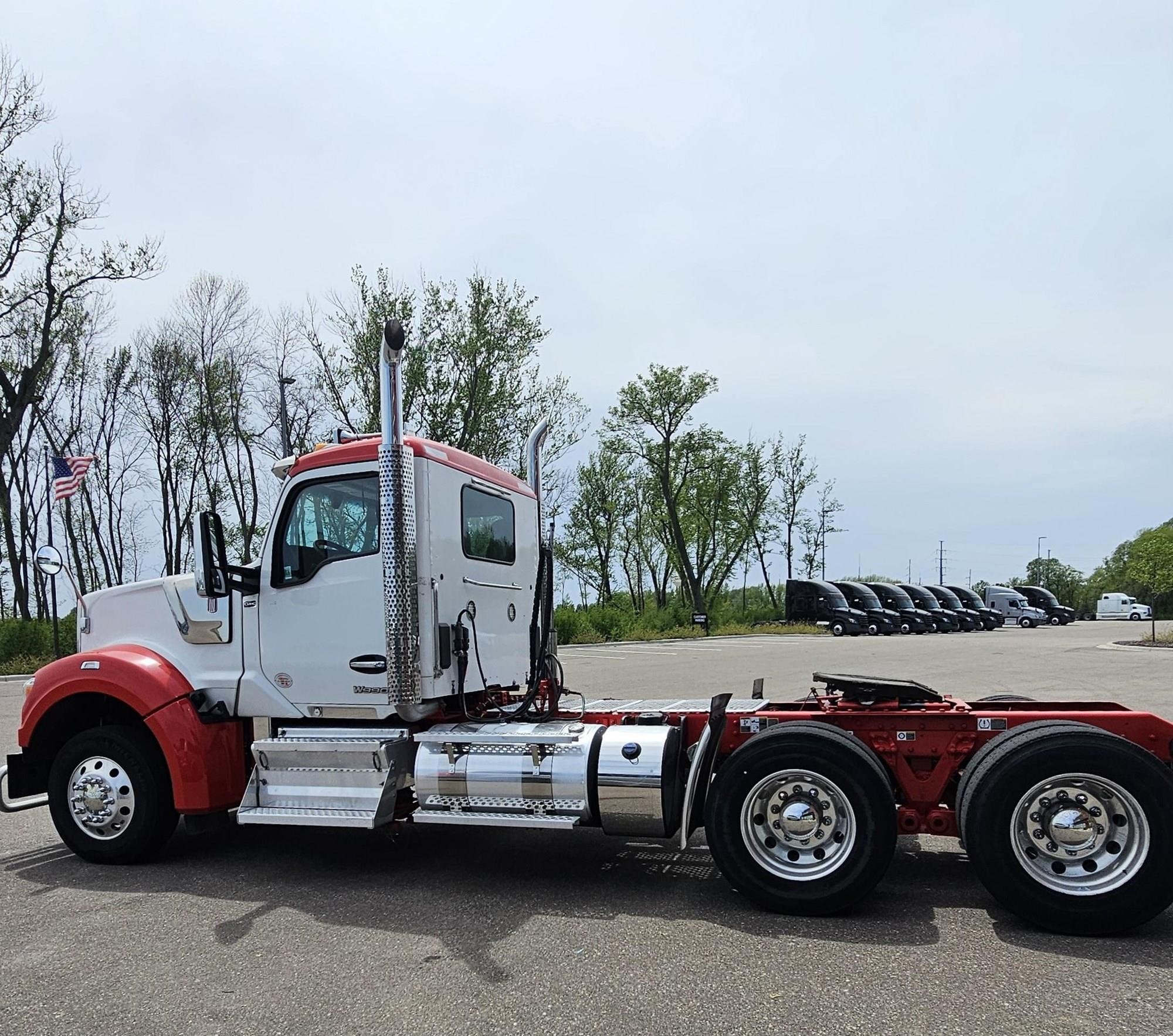 2024 Kenworth W990 — photo 5