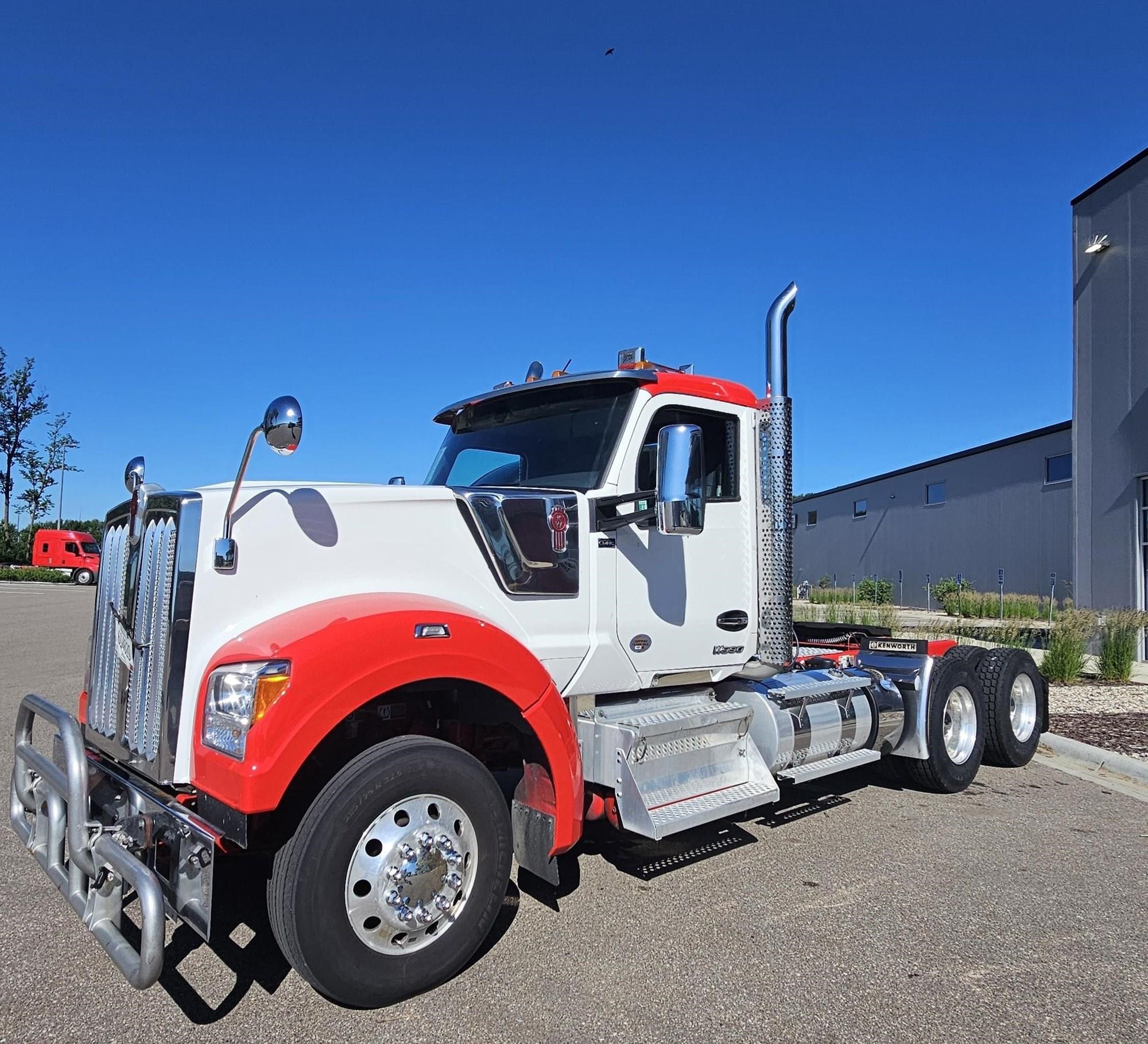 2024 Kenworth W990 — photo 3