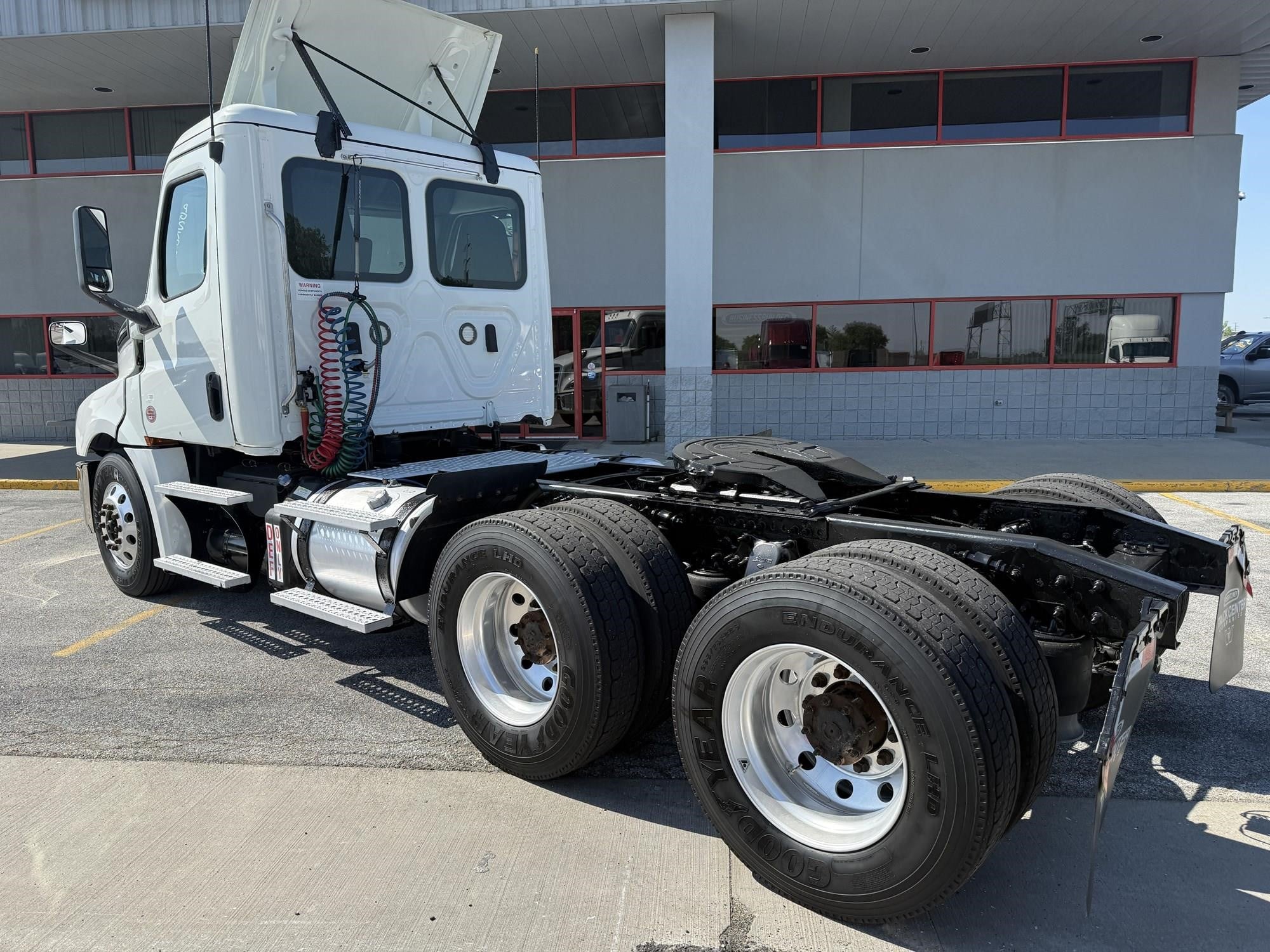 2019 Freightliner Cascadia — photo 8