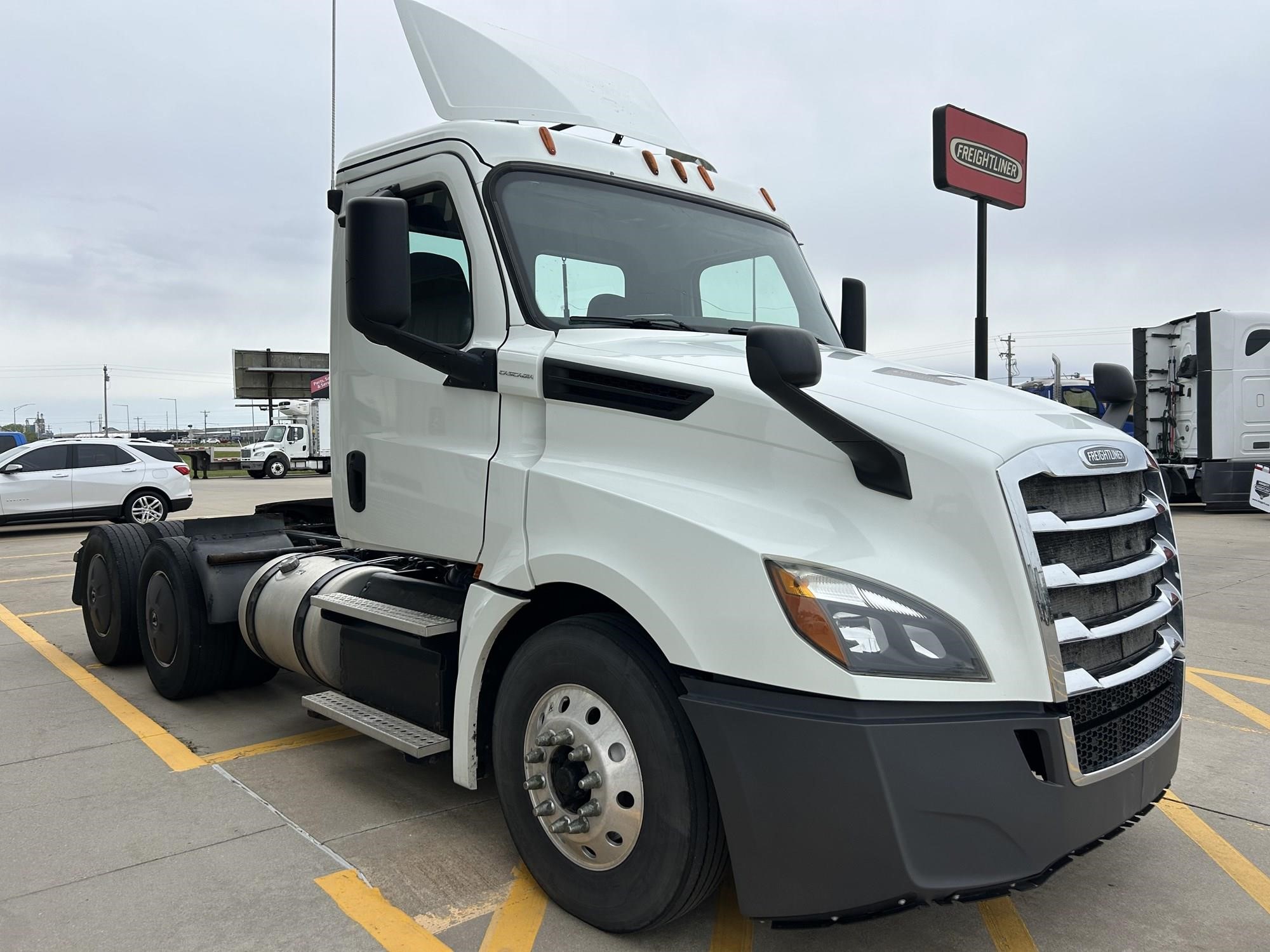 2018 Freightliner Cascadia — photo 3