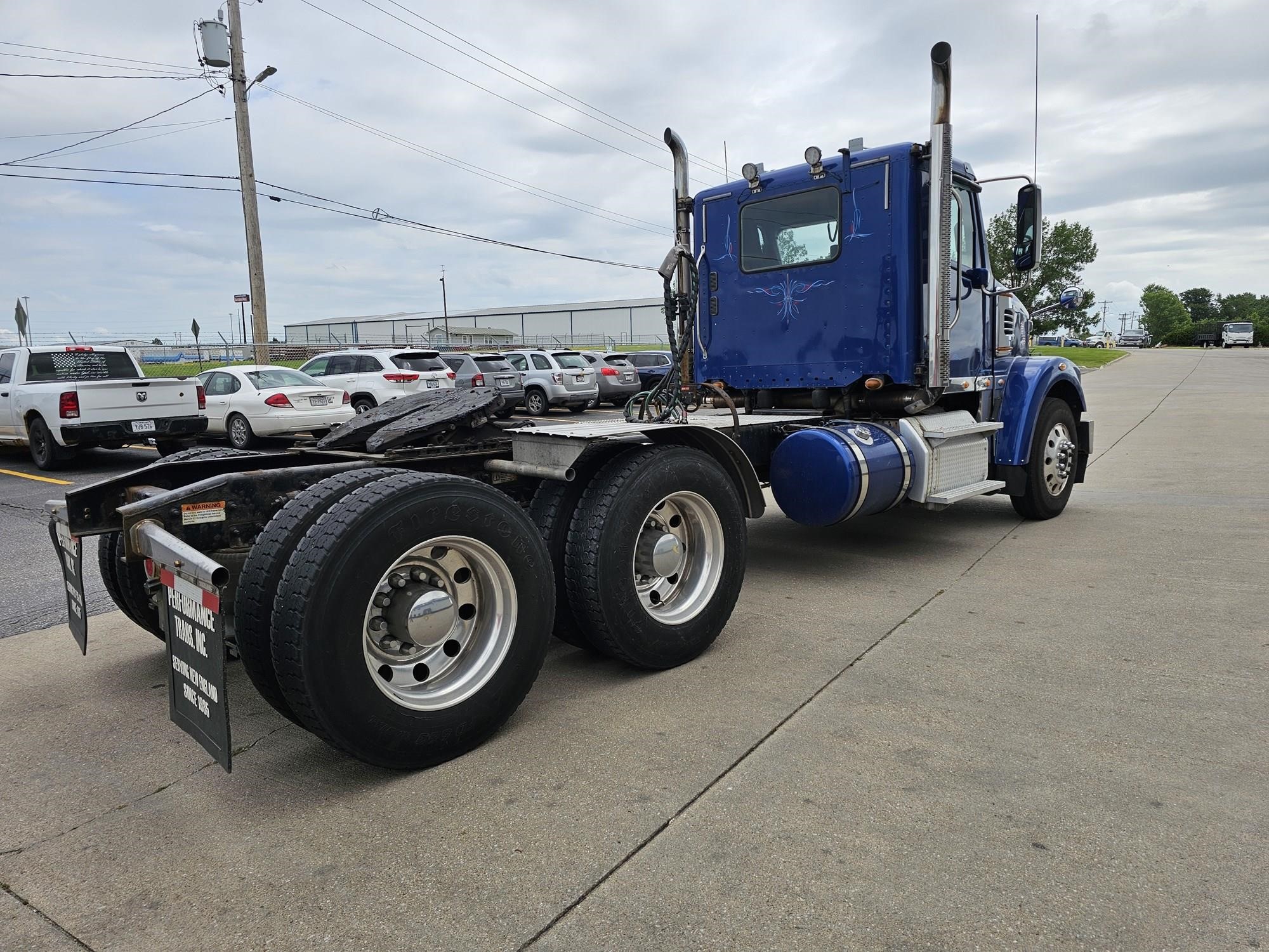 2019 Freightliner 122SD — photo 7