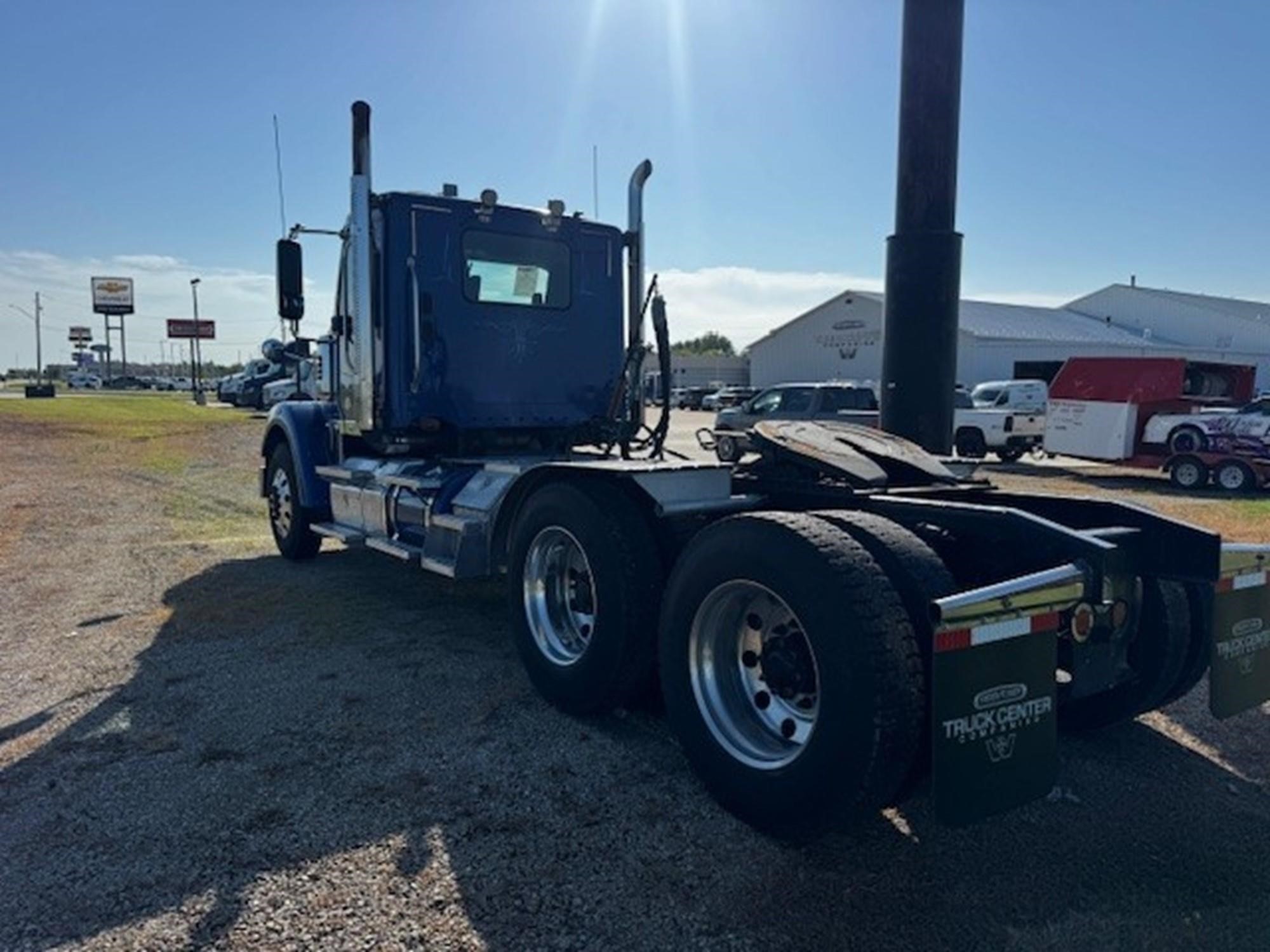 2019 Freightliner 122SD — photo 7