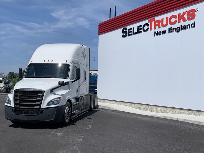 2022 Freightliner Cascadia 126" Sleeper Cab photo 2