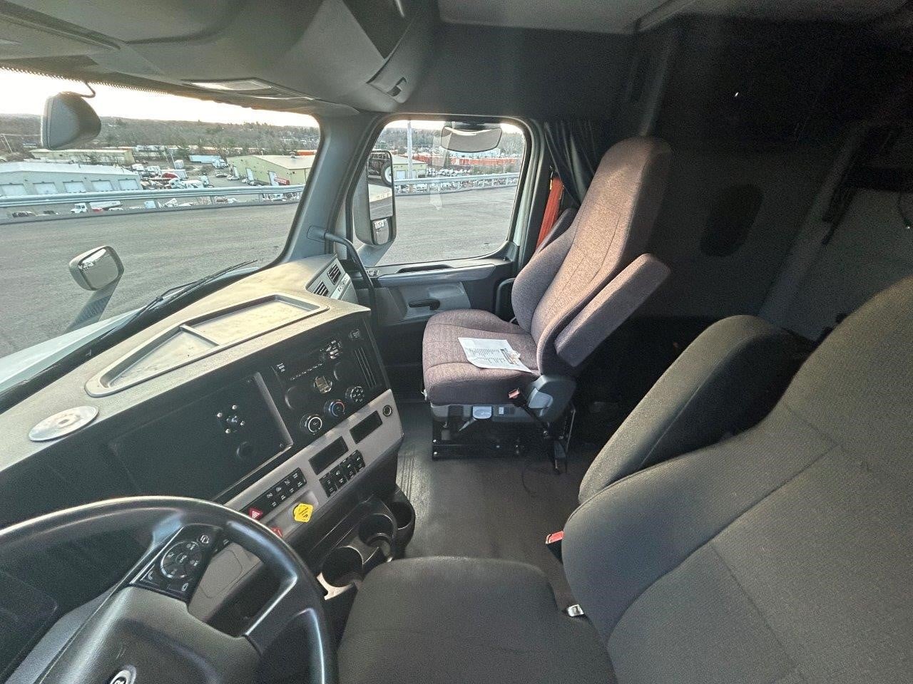 2022 Freightliner Cascadia in New England, MA — photo 5