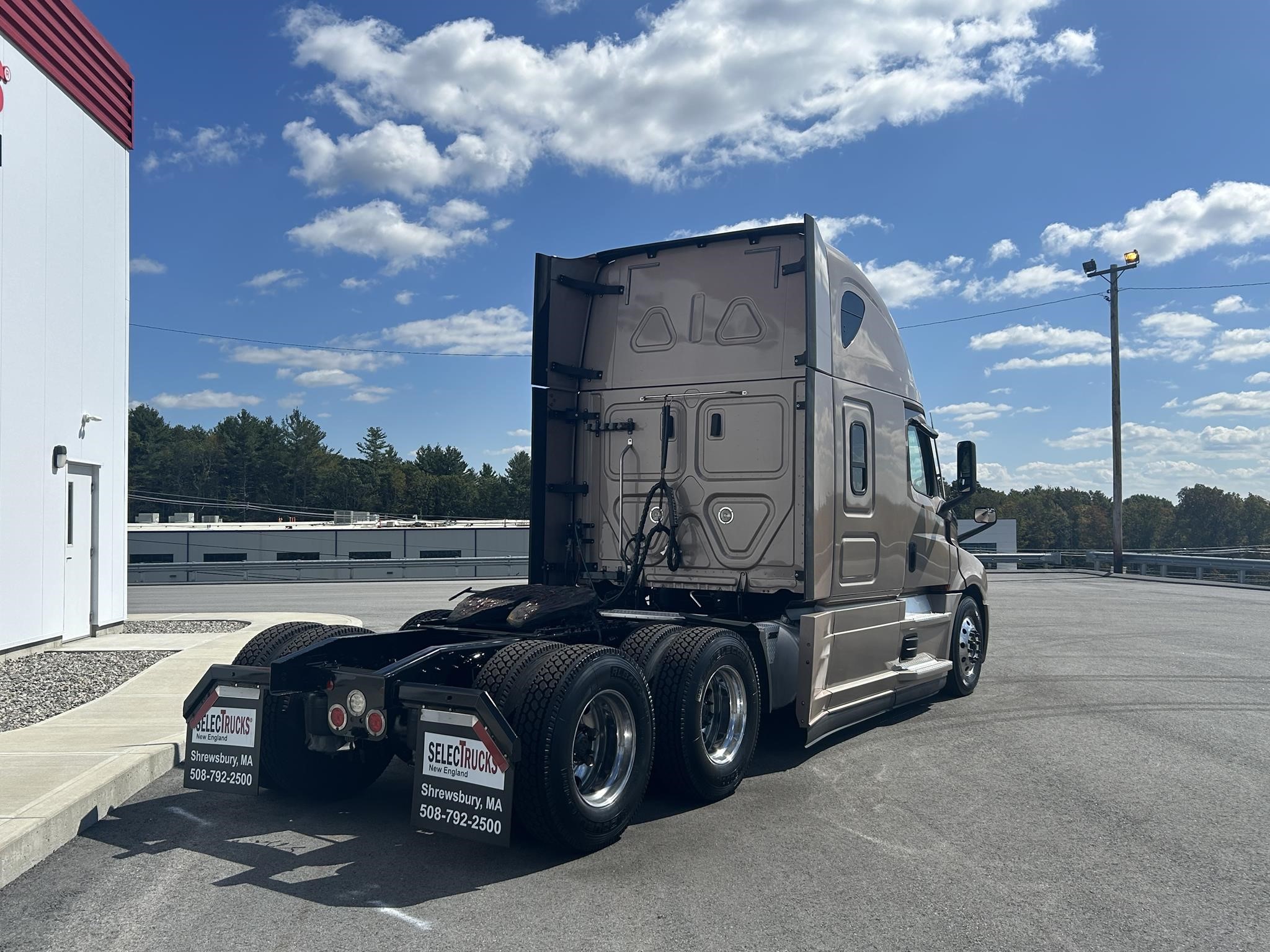 2022 Freightliner Cascadia in New England, MA — photo 3