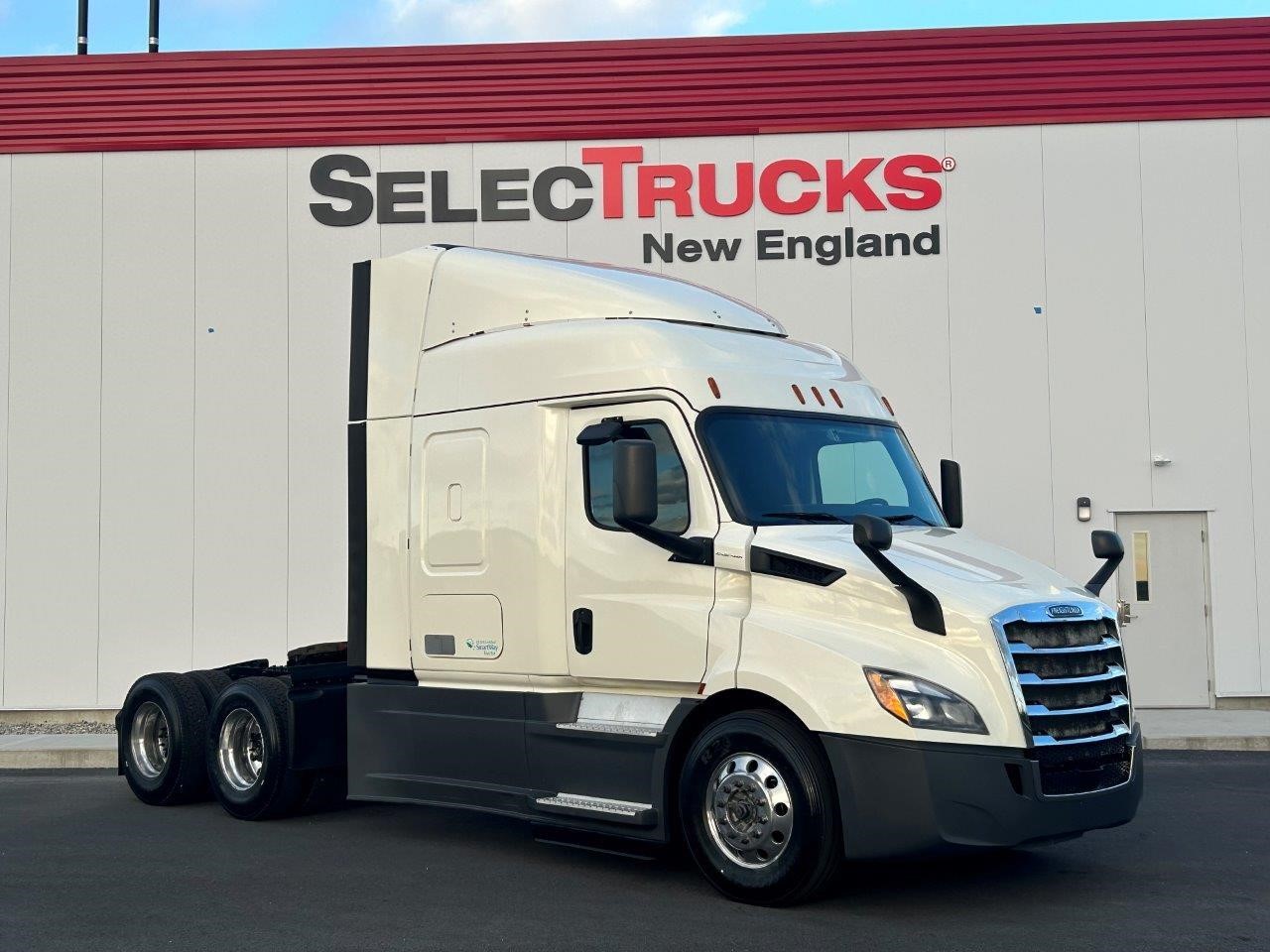 2022 Freightliner Cascadia in New England, MA — photo 2