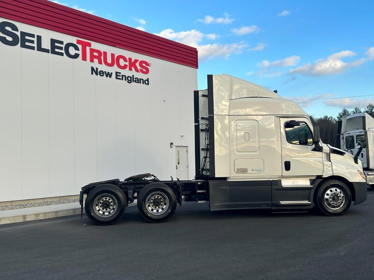 2022 Freightliner Cascadia in New England, MA — photo 3