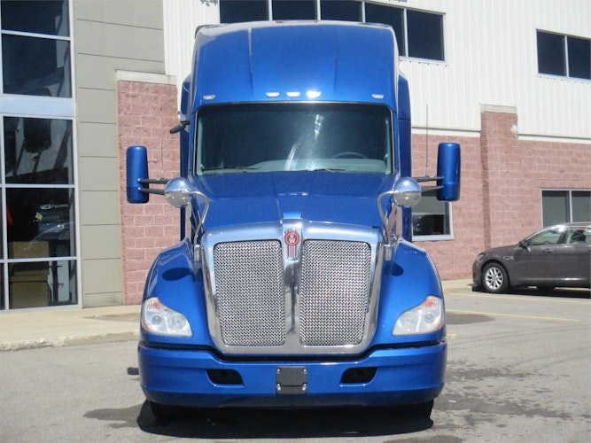 2019 Kenworth T680 photo 3