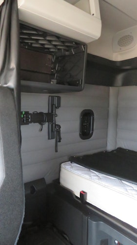2019 Freightliner Cascadia 126" Sleeper Cab photo 3