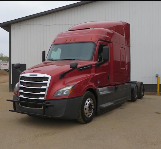 2019 Freightliner Cascadia 126" Sleeper Cab photo 2