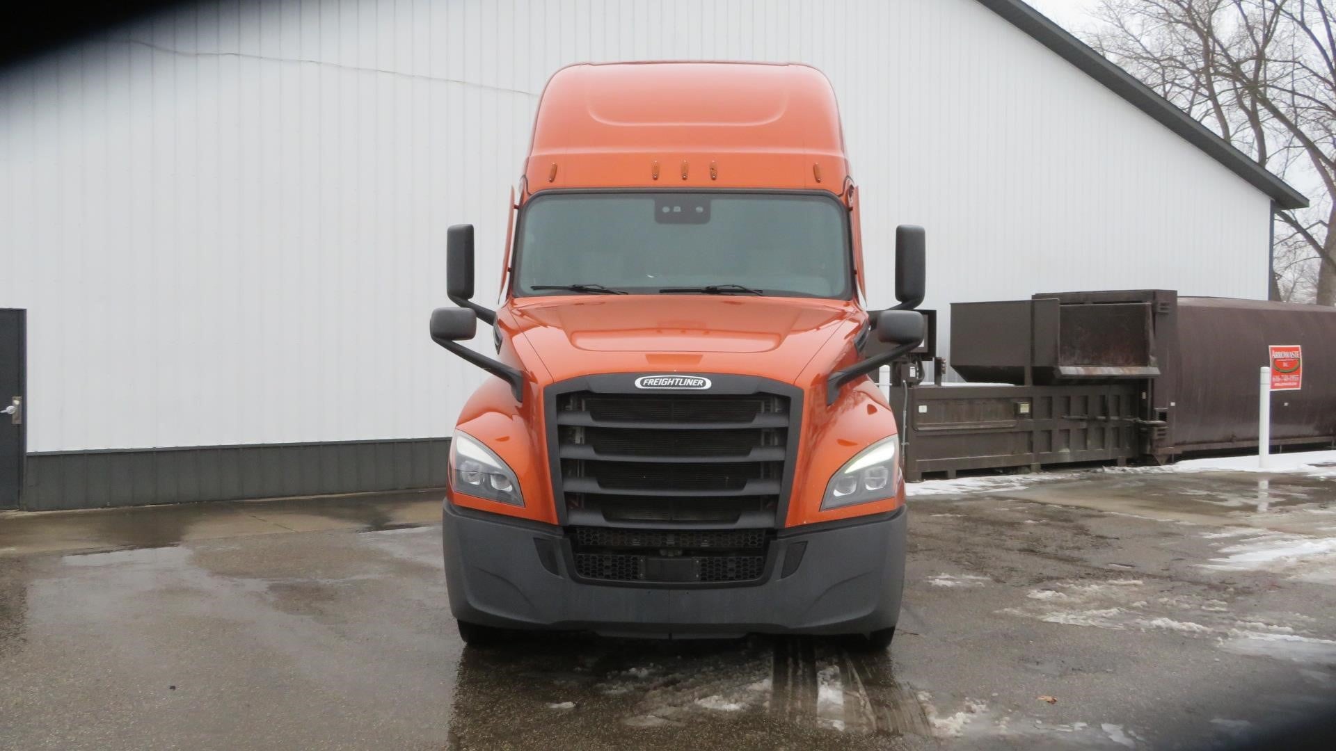2022 Freightliner Cascadia in MI — photo 2