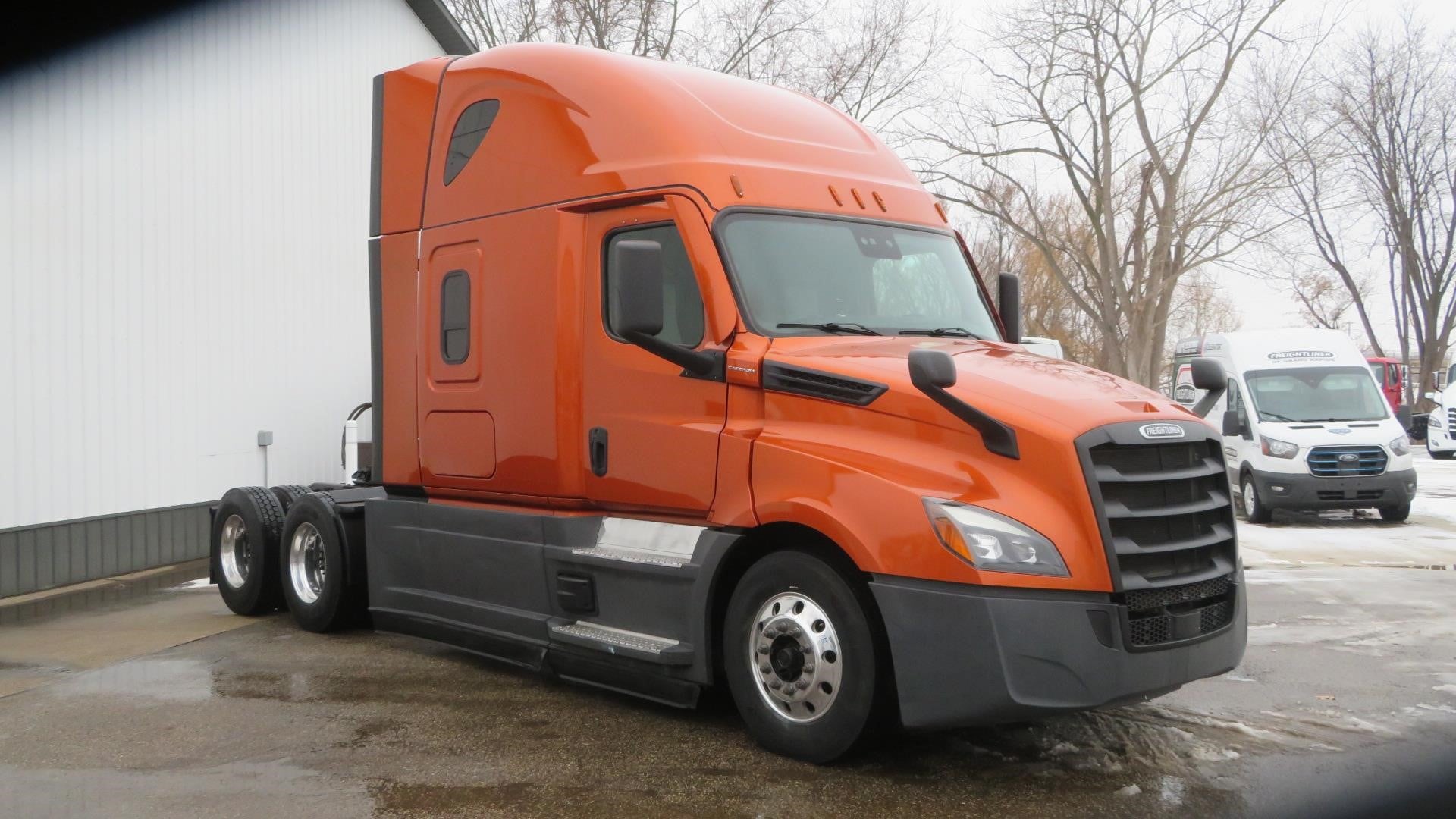 2022 Freightliner Cascadia in MI — photo 3