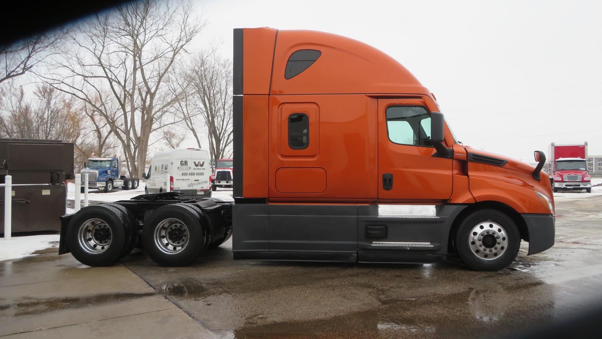 2022 Freightliner Cascadia in MI — photo 4