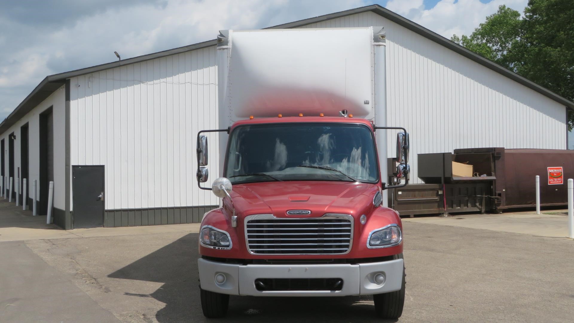 2022 Freightliner eM2 — photo 2