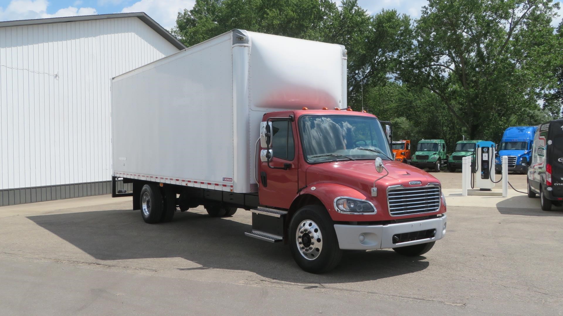 2022 Freightliner eM2 — photo 3