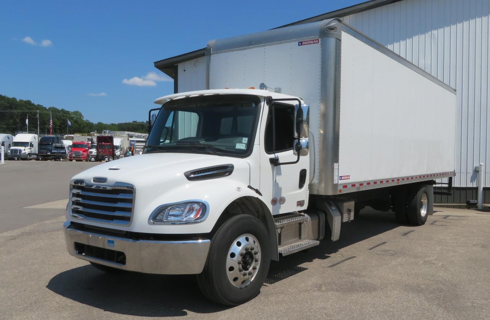 2025 Freightliner eM2 — photo 6