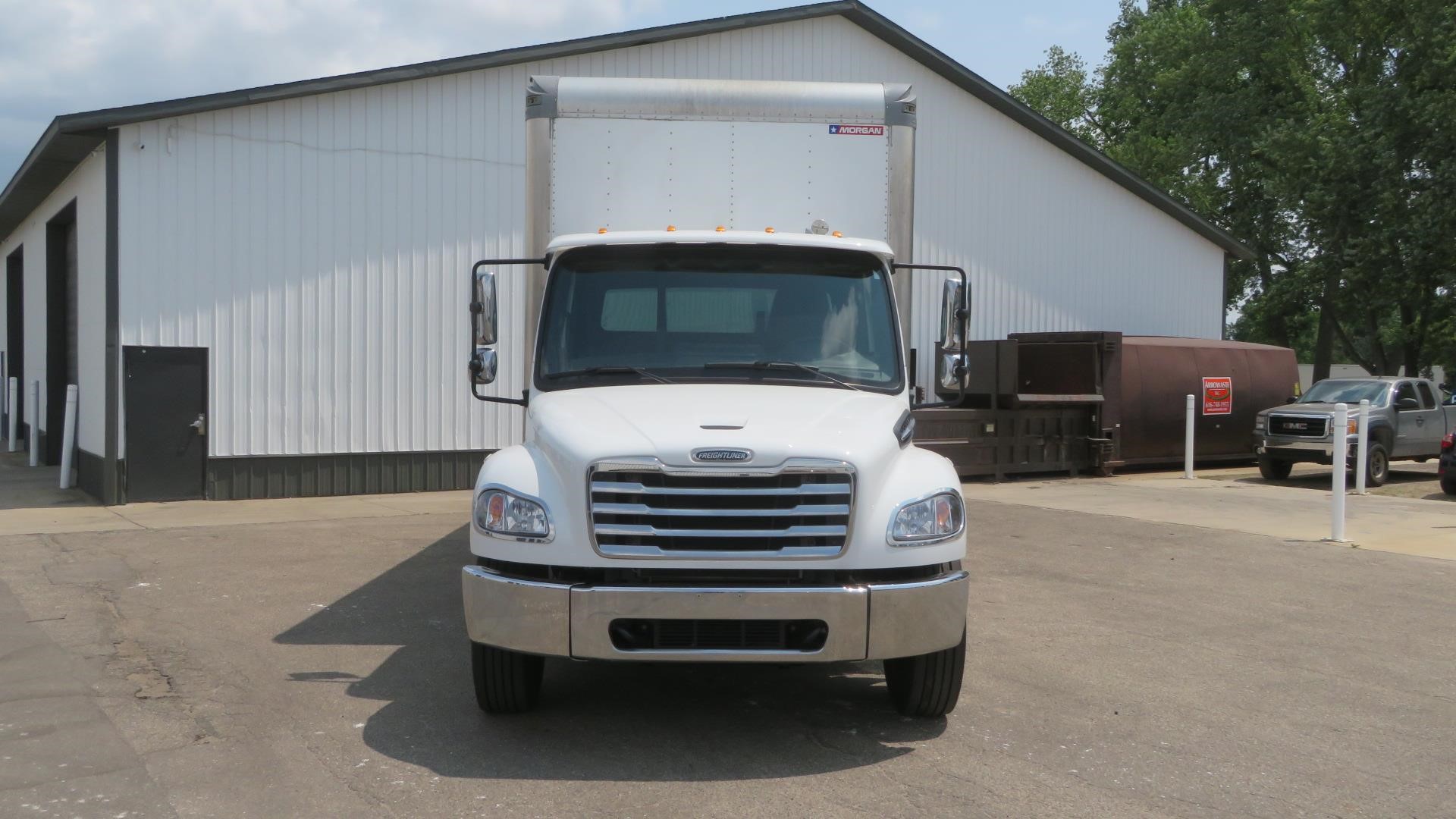 2025 Freightliner eM2 — photo 3