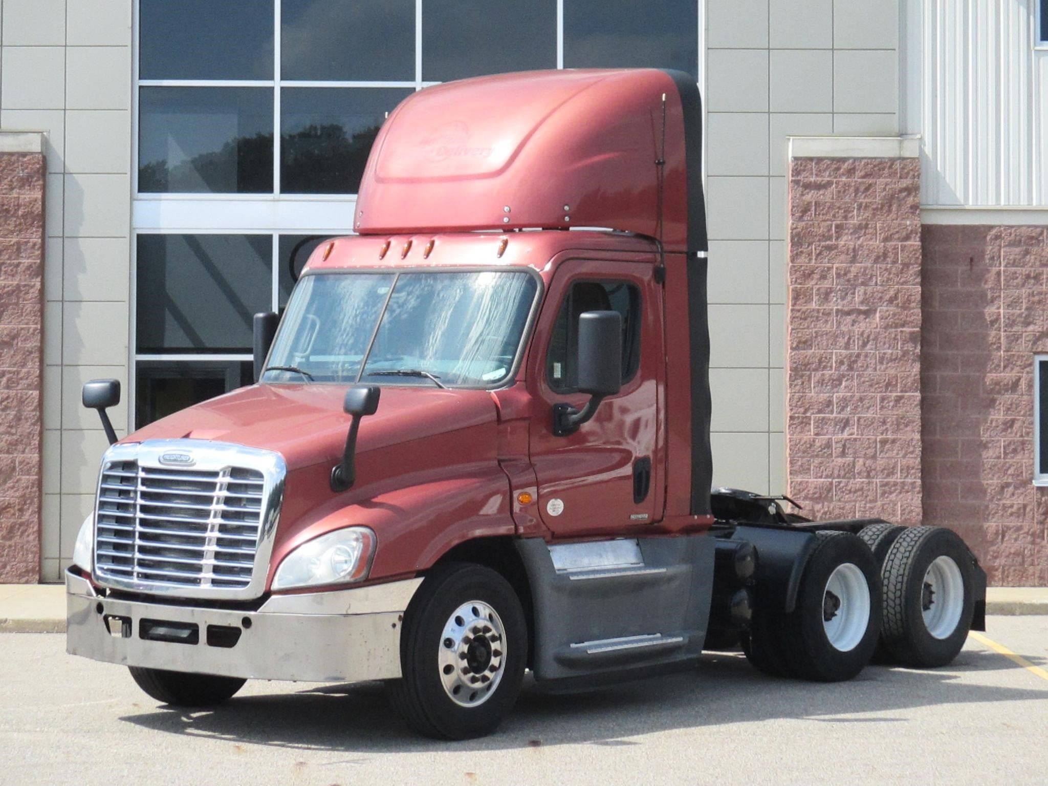 2016 Freightliner Cascadia in MI