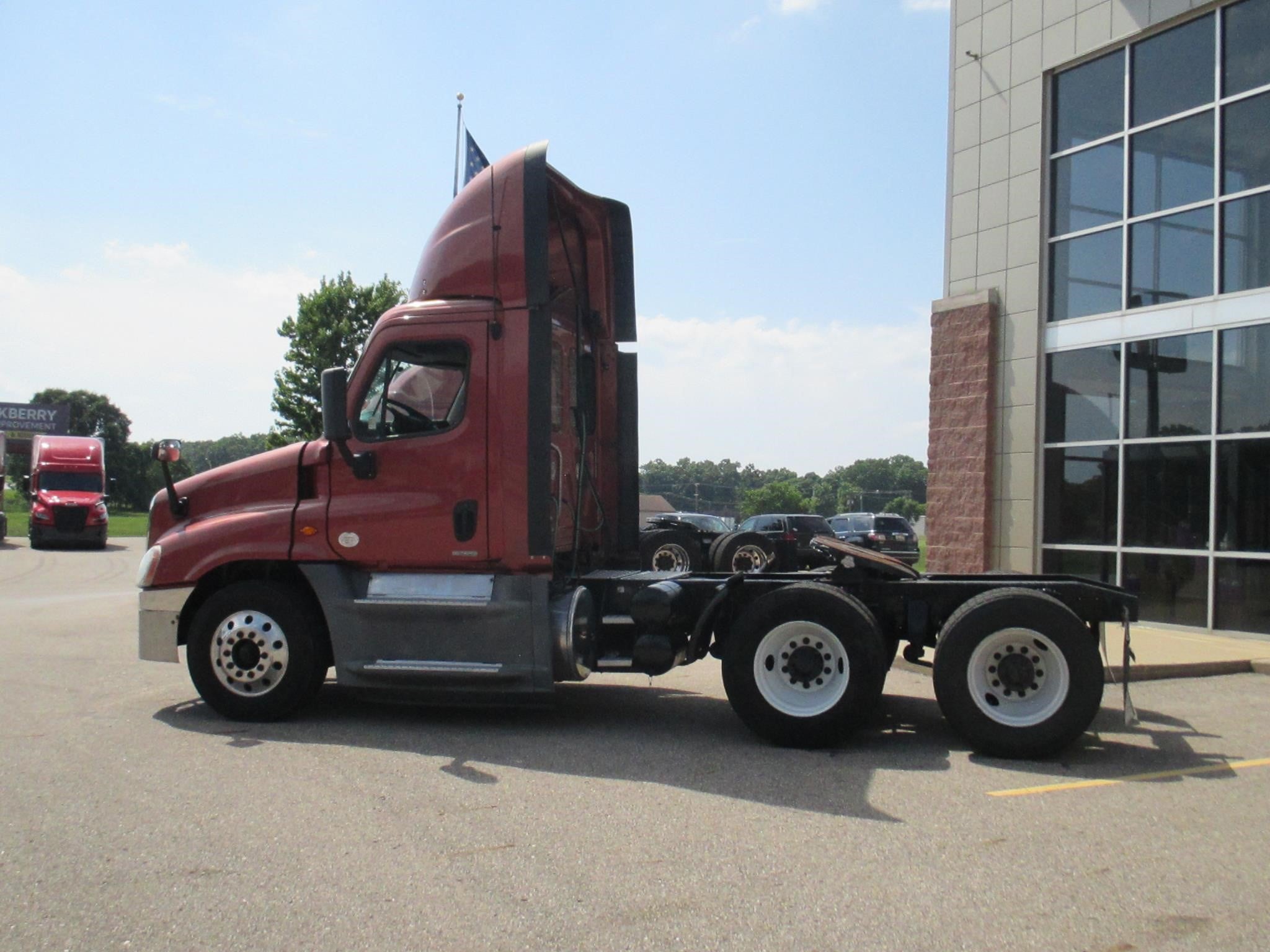 2016 Freightliner Cascadia in MI — photo 3