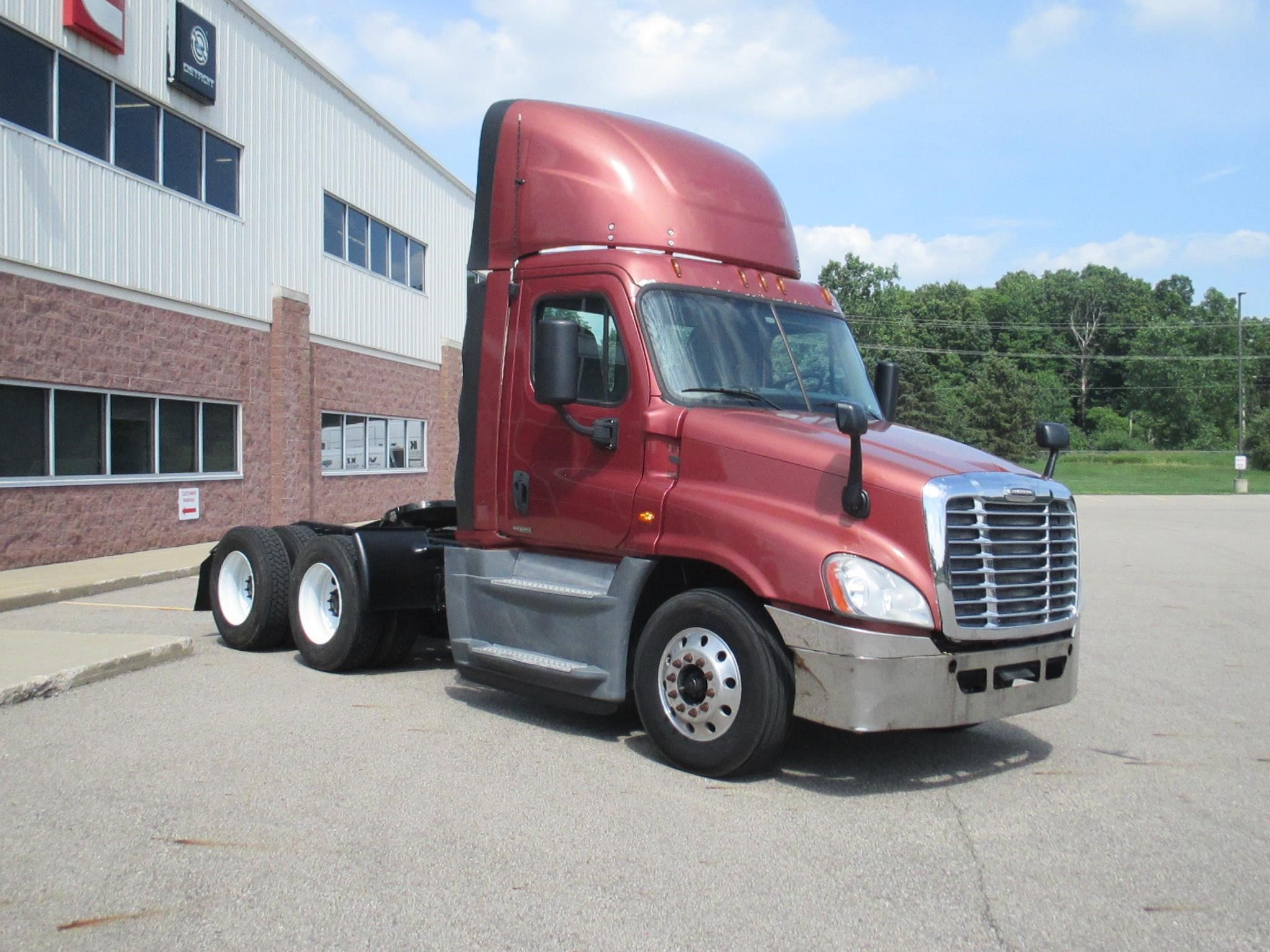 2016 Freightliner Cascadia in MI — photo 8