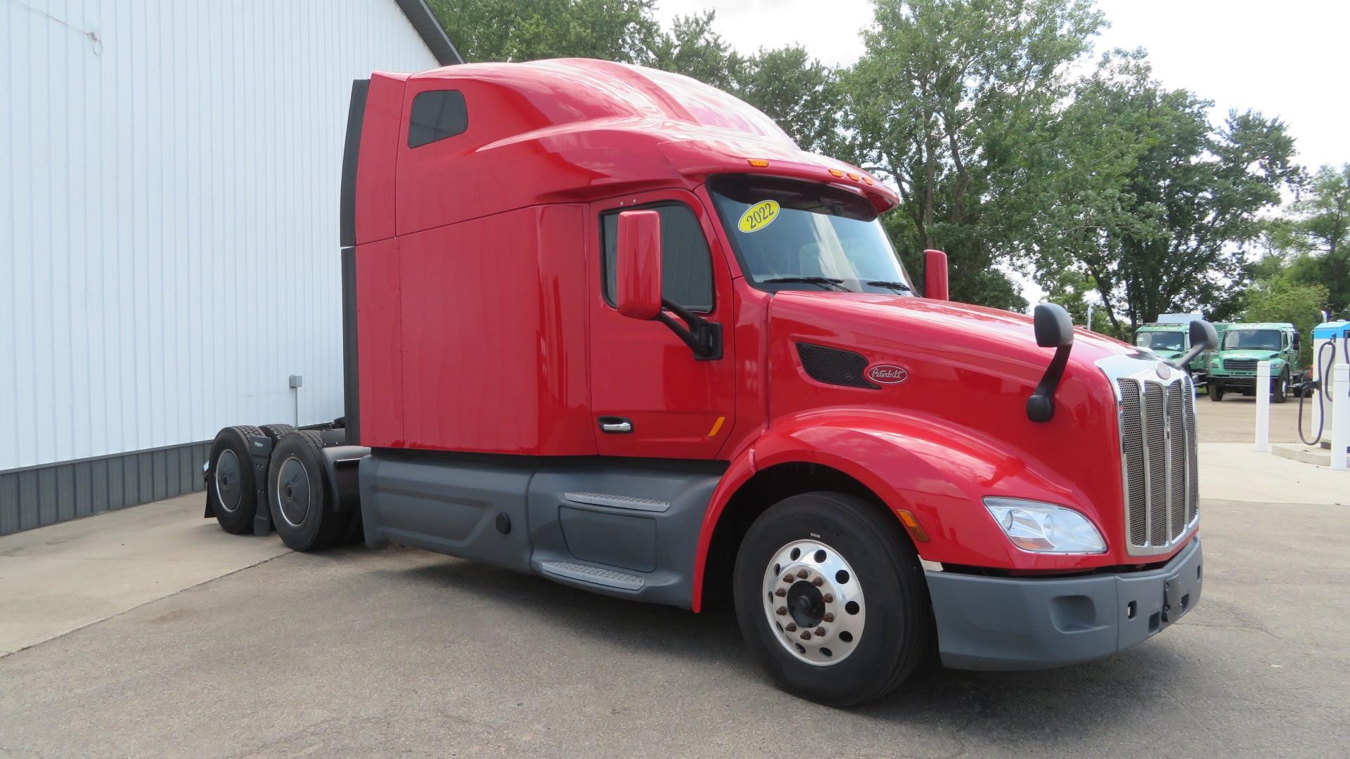 2022 Peterbilt 579 in MI — photo 2