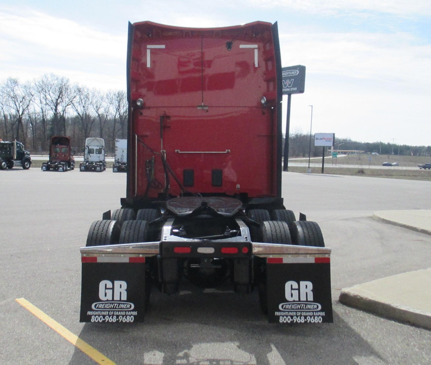 2022 Peterbilt 579 in MI — photo 4