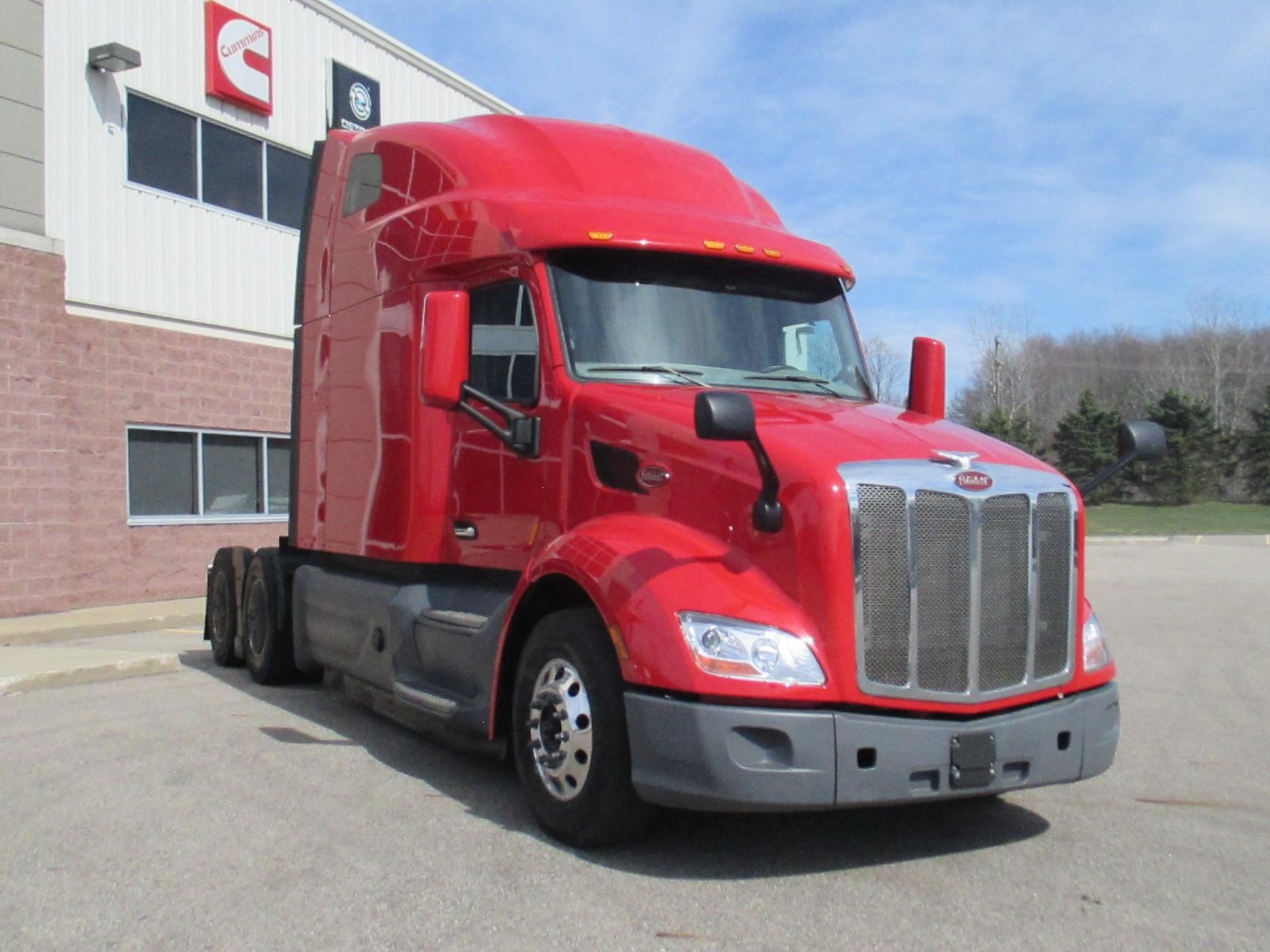 2022 Peterbilt 579 in MI — photo 6