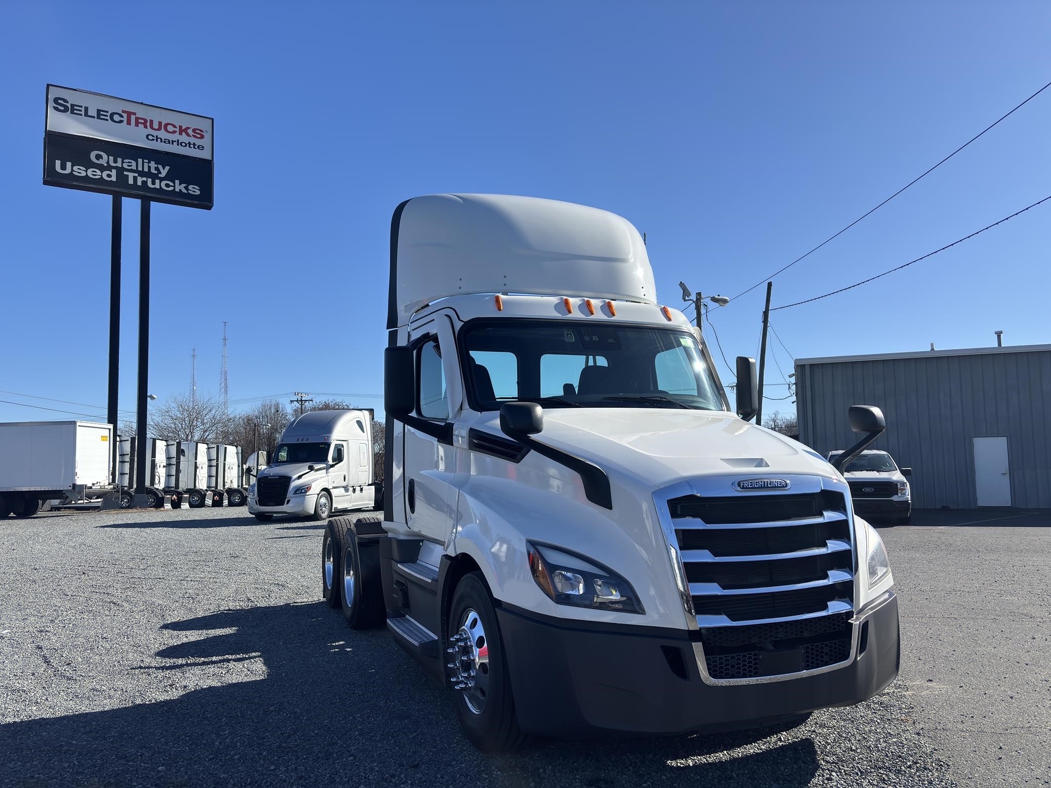 2022 Freightliner Cascadia in Charlotte, NC — photo 3
