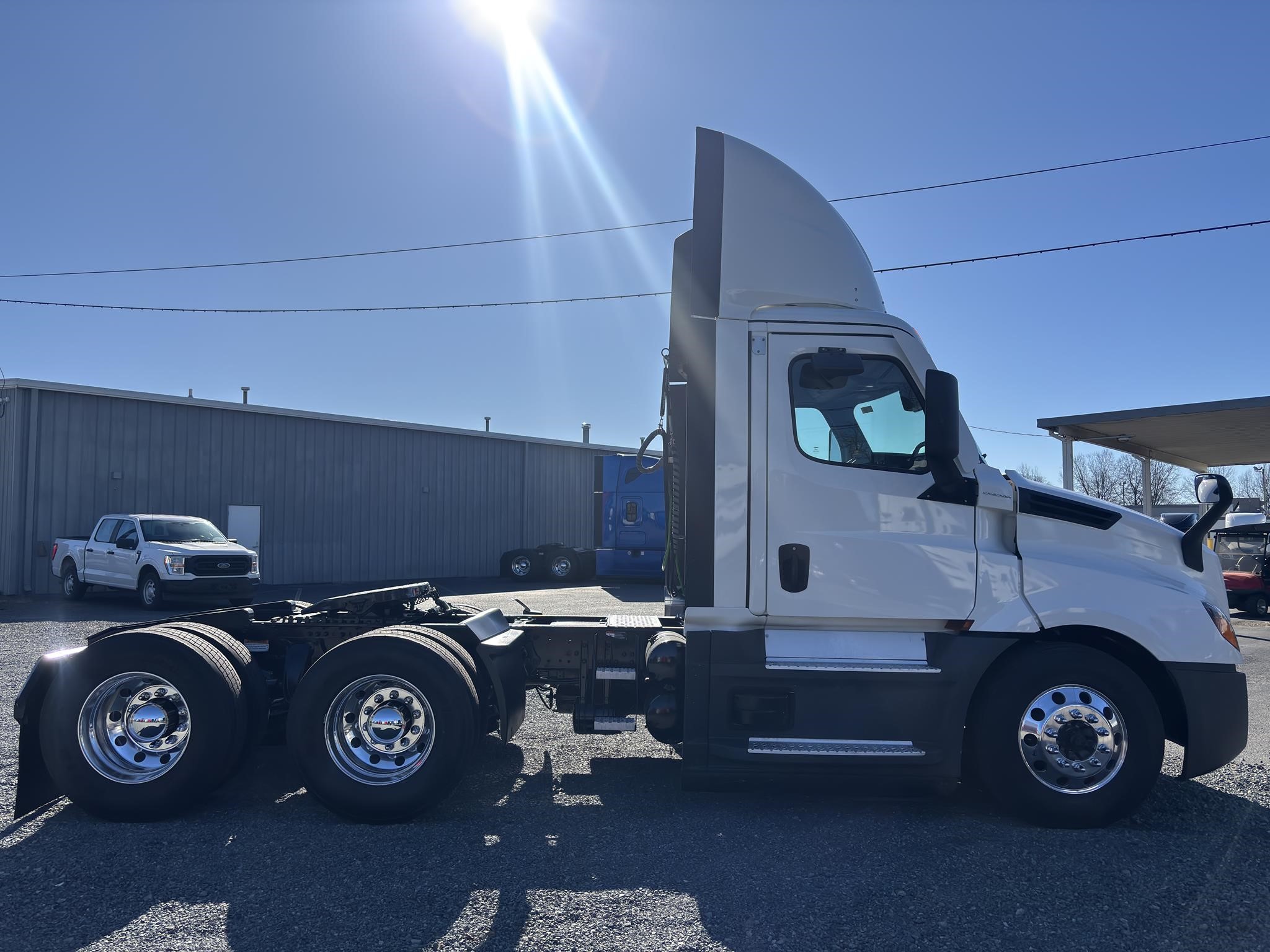 2022 Freightliner Cascadia in Charlotte, NC — photo 4