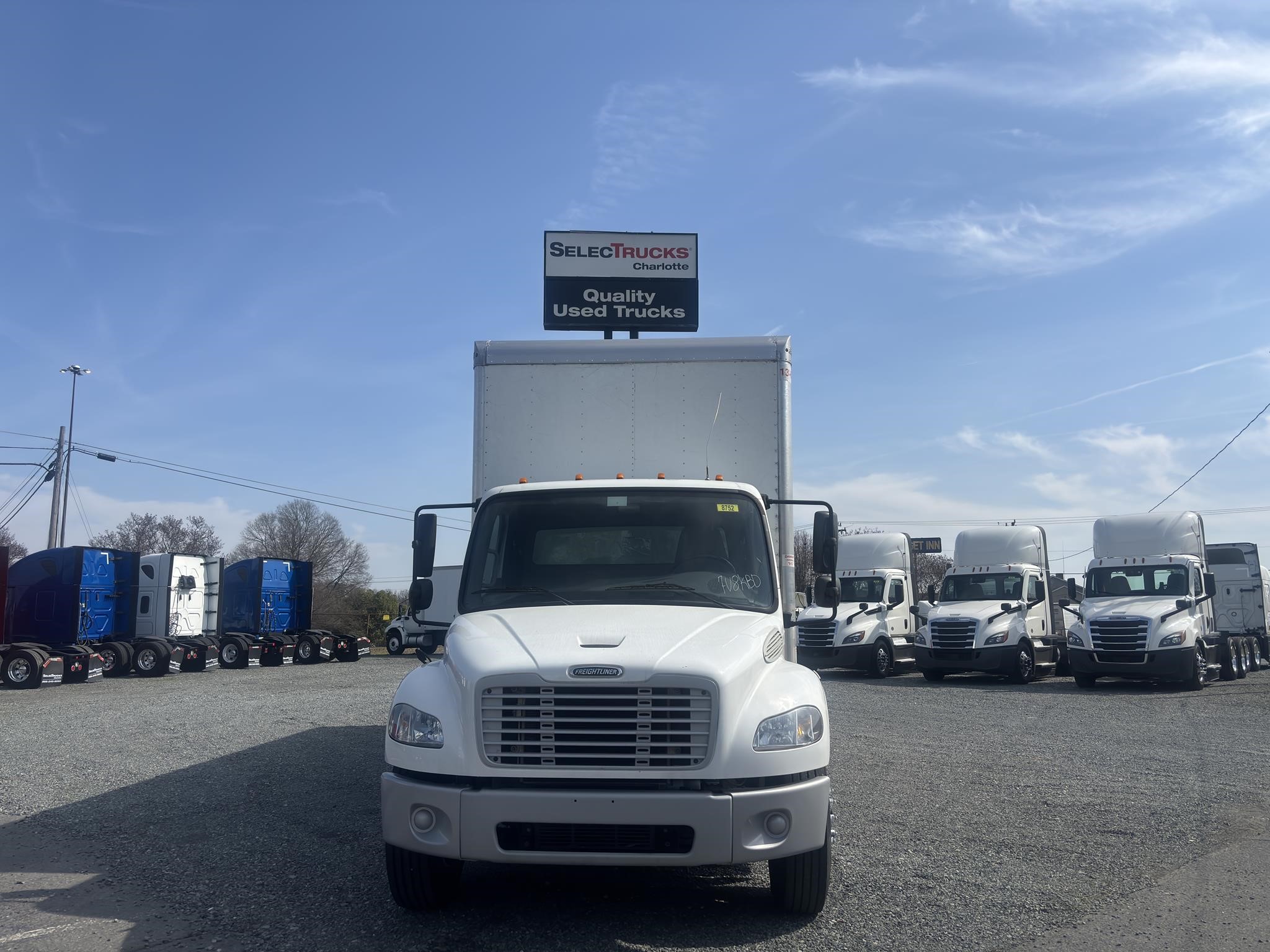 2022 Freightliner eM2 — photo 2