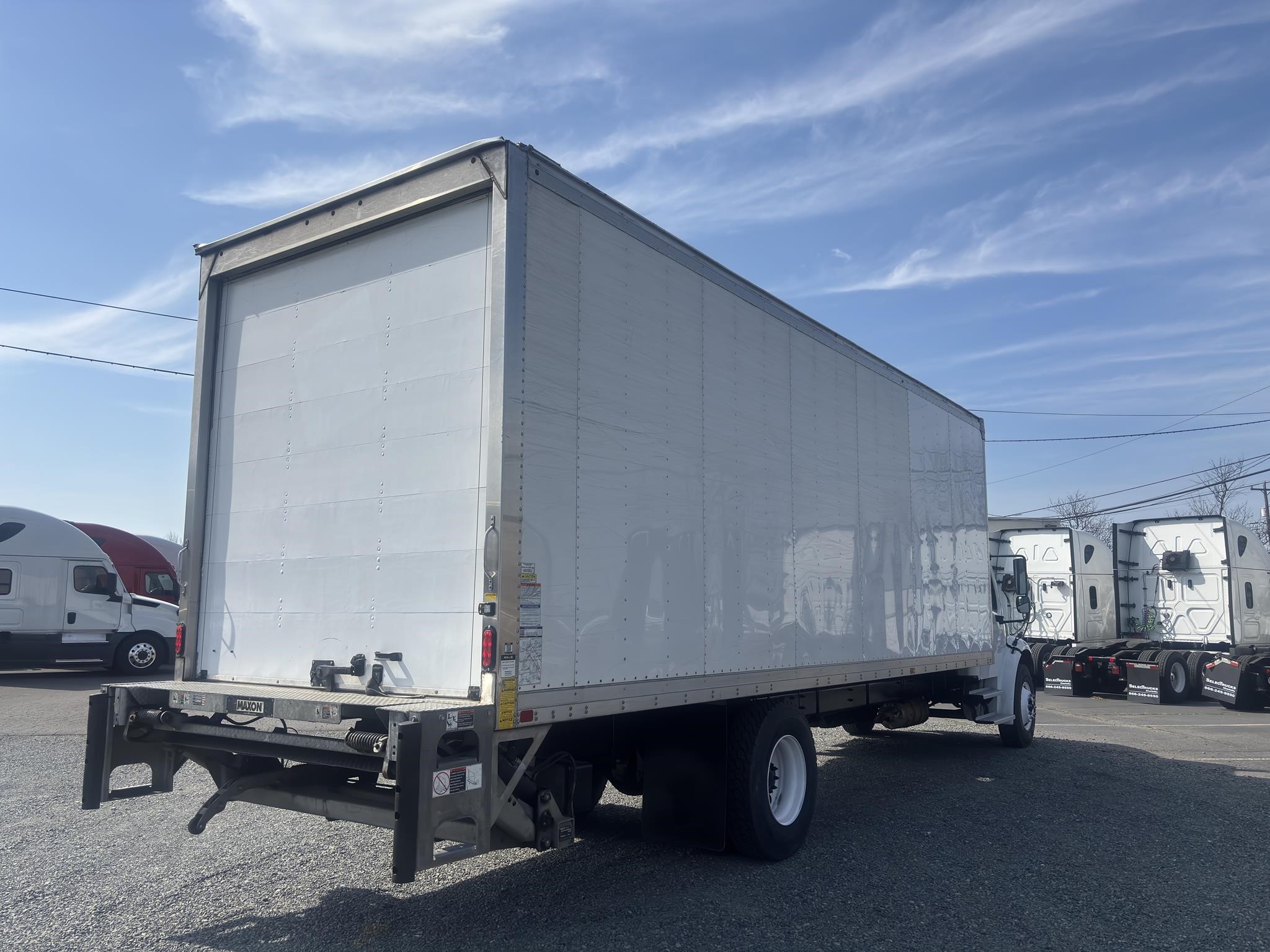2022 Freightliner eM2 — photo 7
