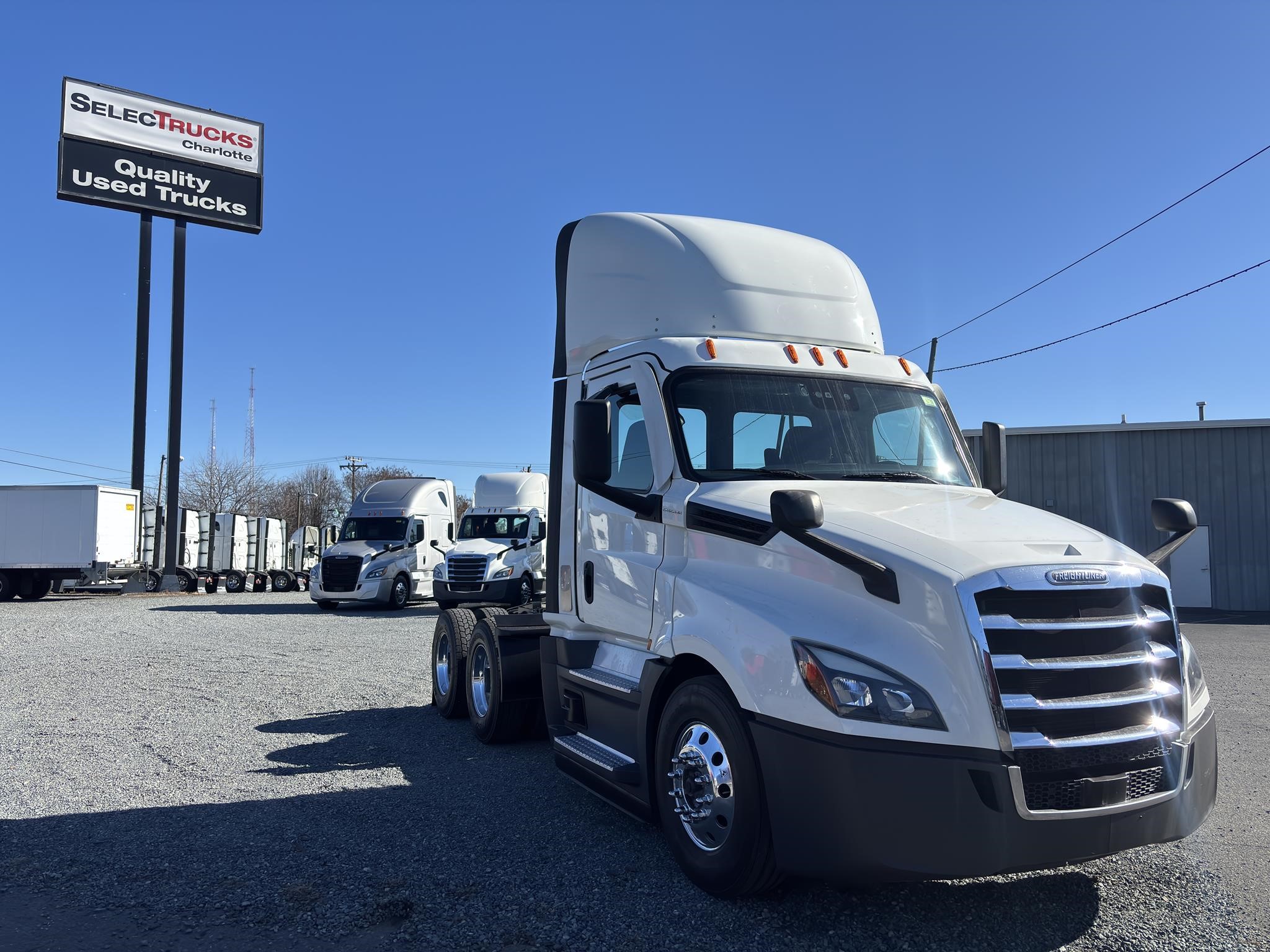 2022 Freightliner Cascadia in Charlotte, NC — photo 3