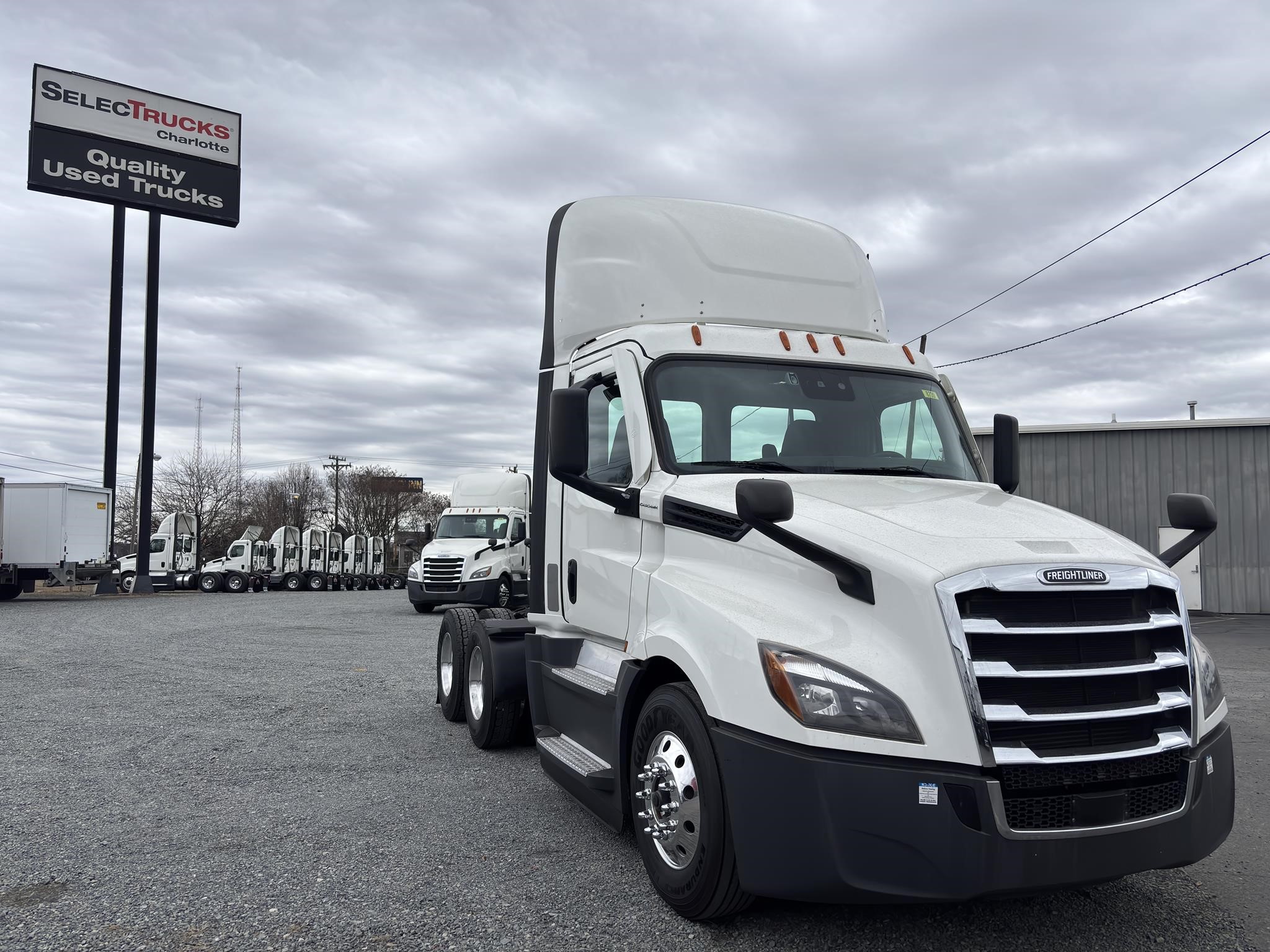 2021 Freightliner Cascadia in Charlotte, NC — photo 3