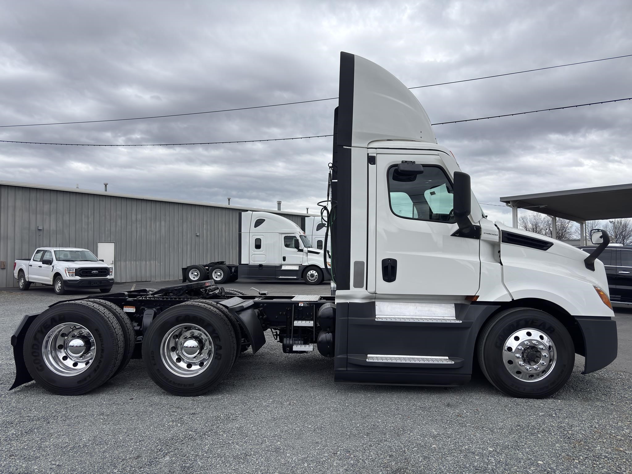 2021 Freightliner Cascadia in Charlotte, NC — photo 4