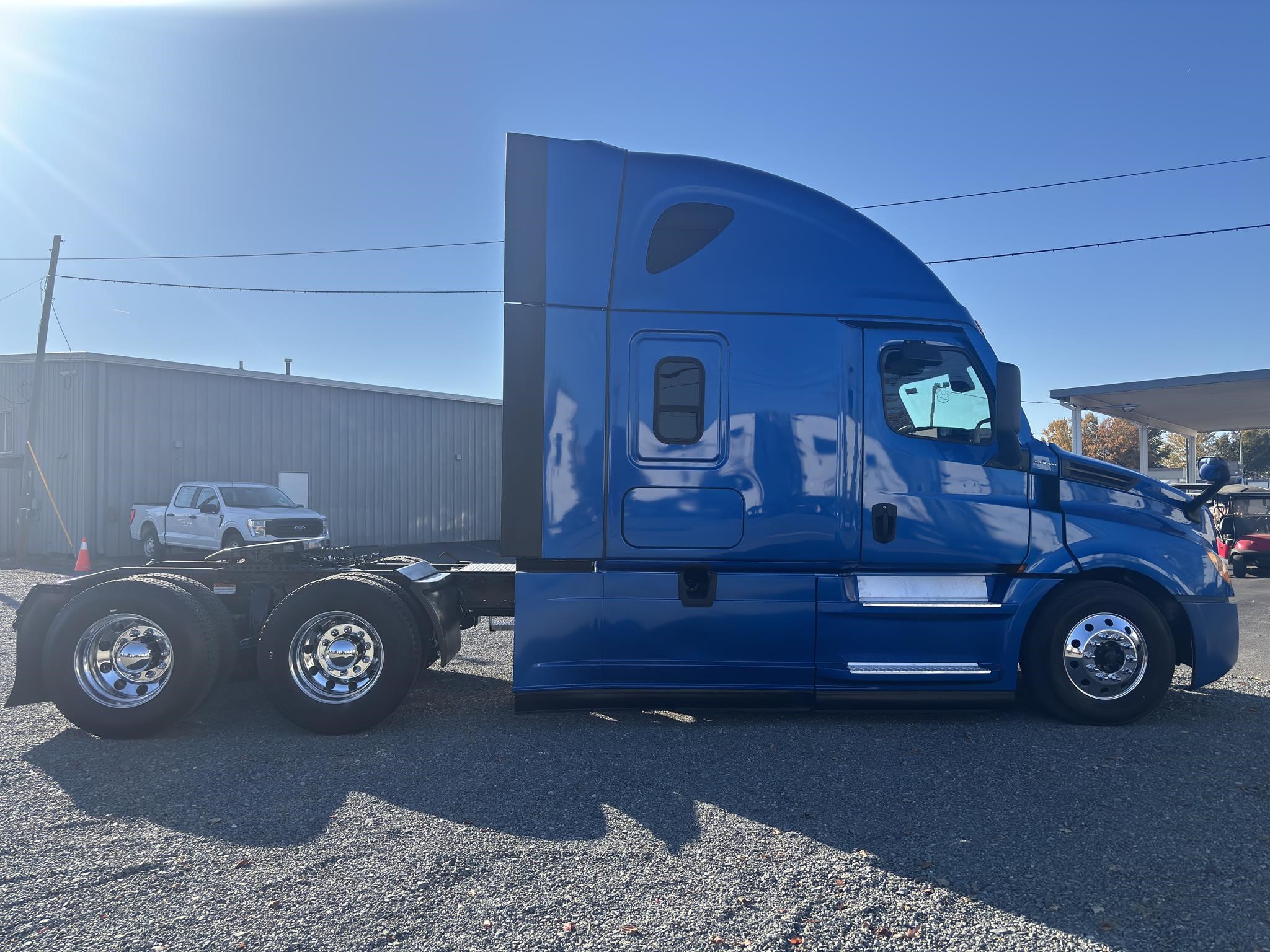 2021 Freightliner Cascadia in Charlotte, NC — photo 4